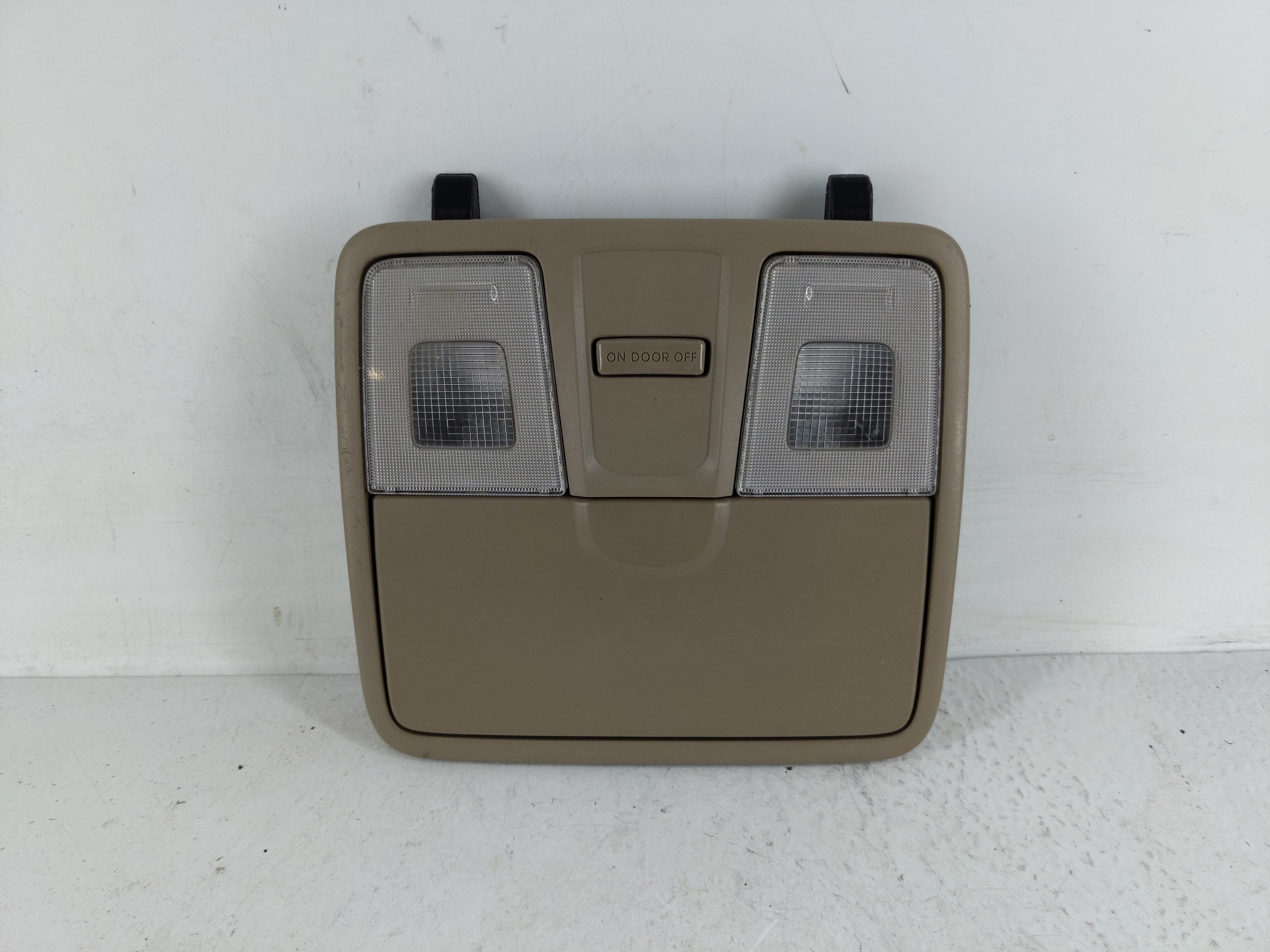 2015 Hyundai Accent Overhead Roof Console 1168255 - Oemusedautoparts1.com