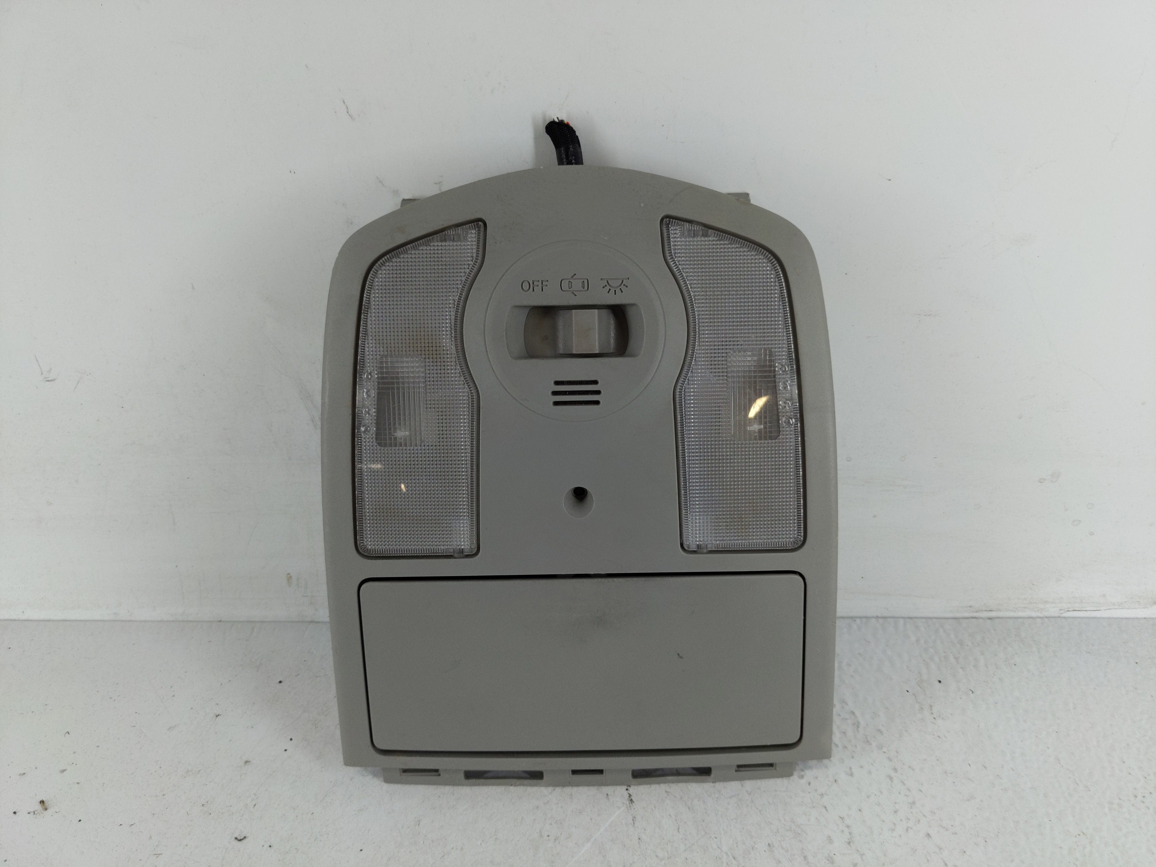 2013 Toyota Prius Overhead Roof Console 1168339 - Oemusedautoparts1.com