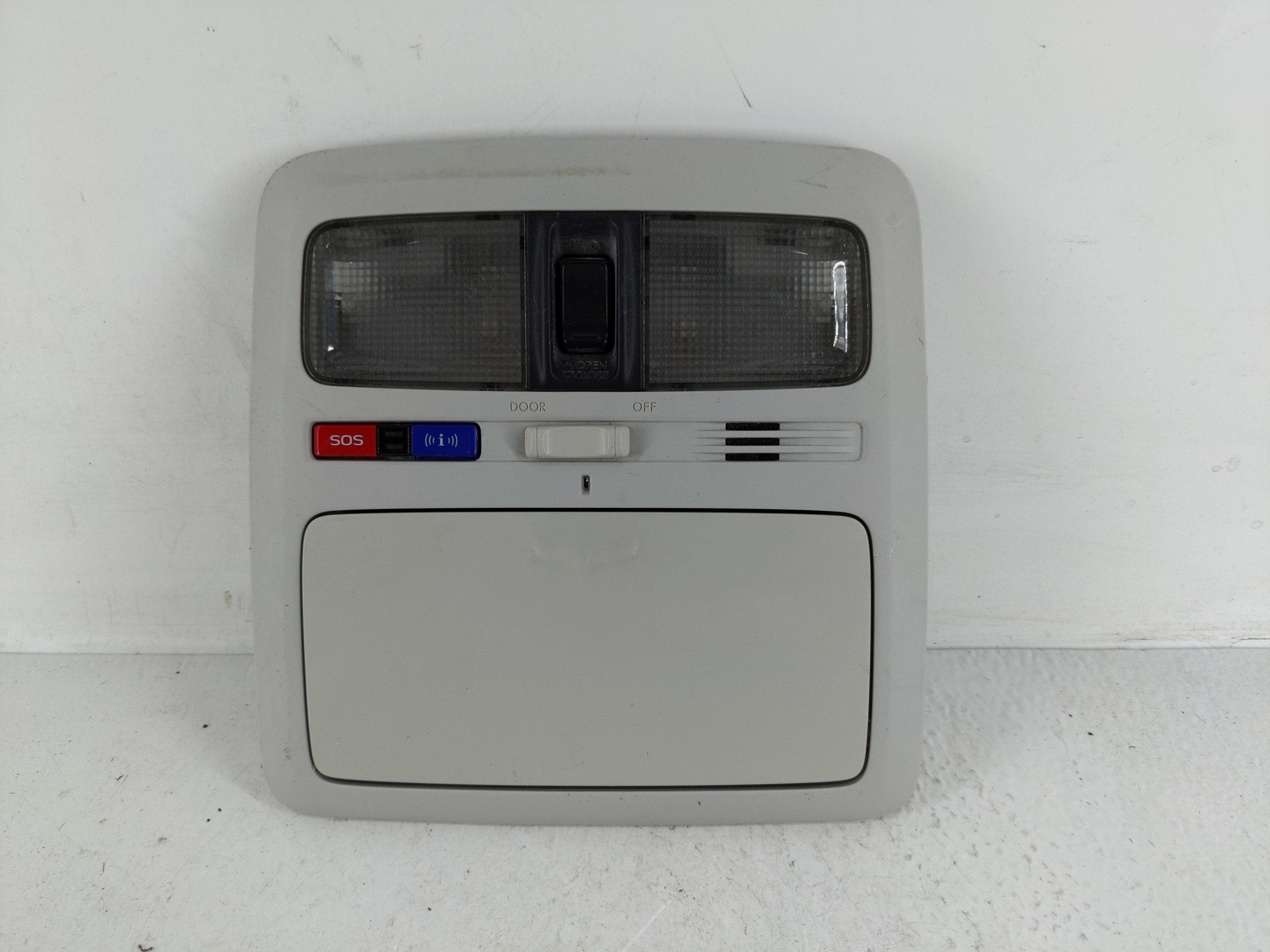 2016 Subaru Forester Overhead Roof Console 1168361 - Oemusedautoparts1.com
