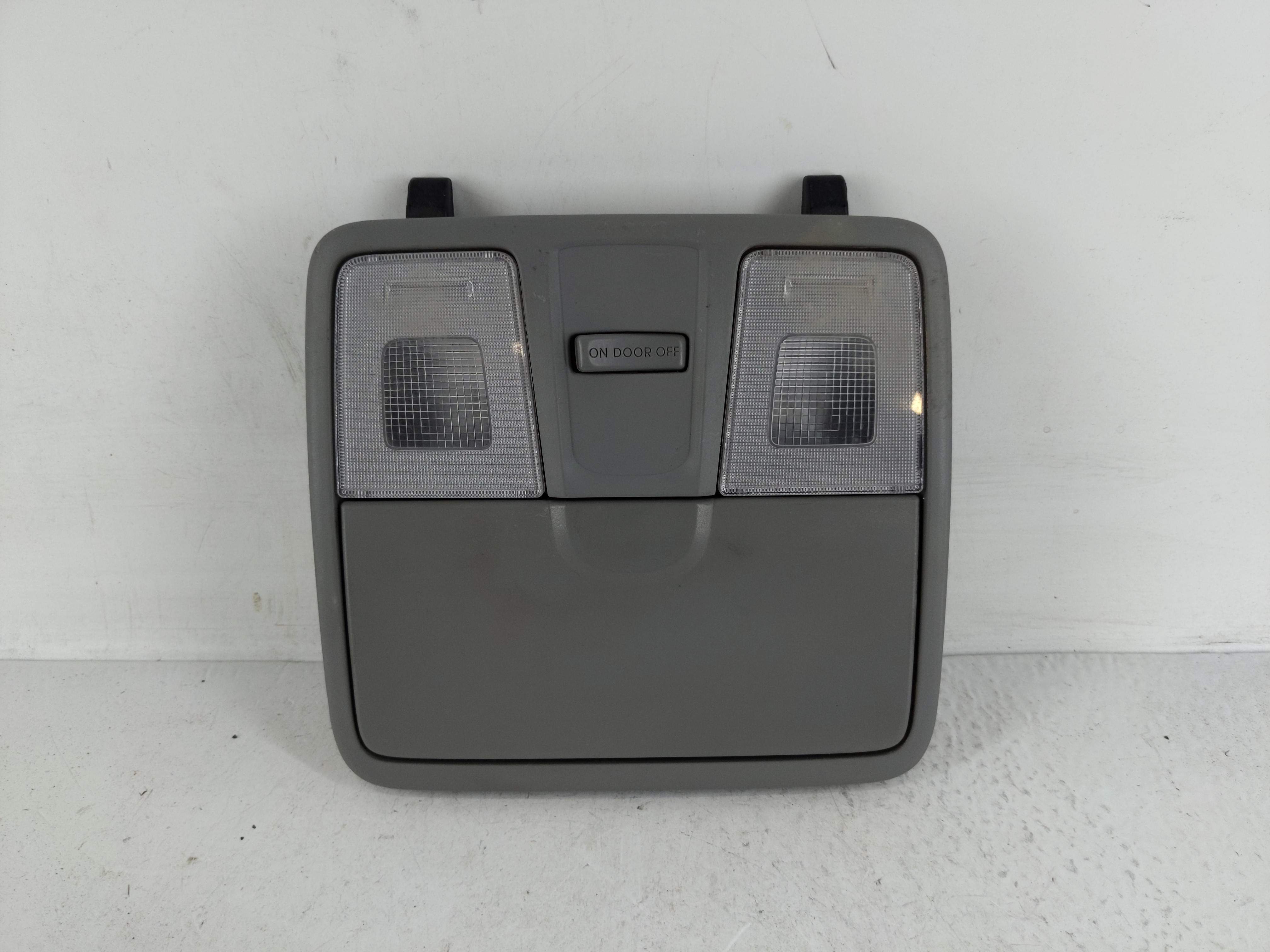 2013 Hyundai Veloster Overhead Roof Console 1168362 - Oemusedautoparts1.com