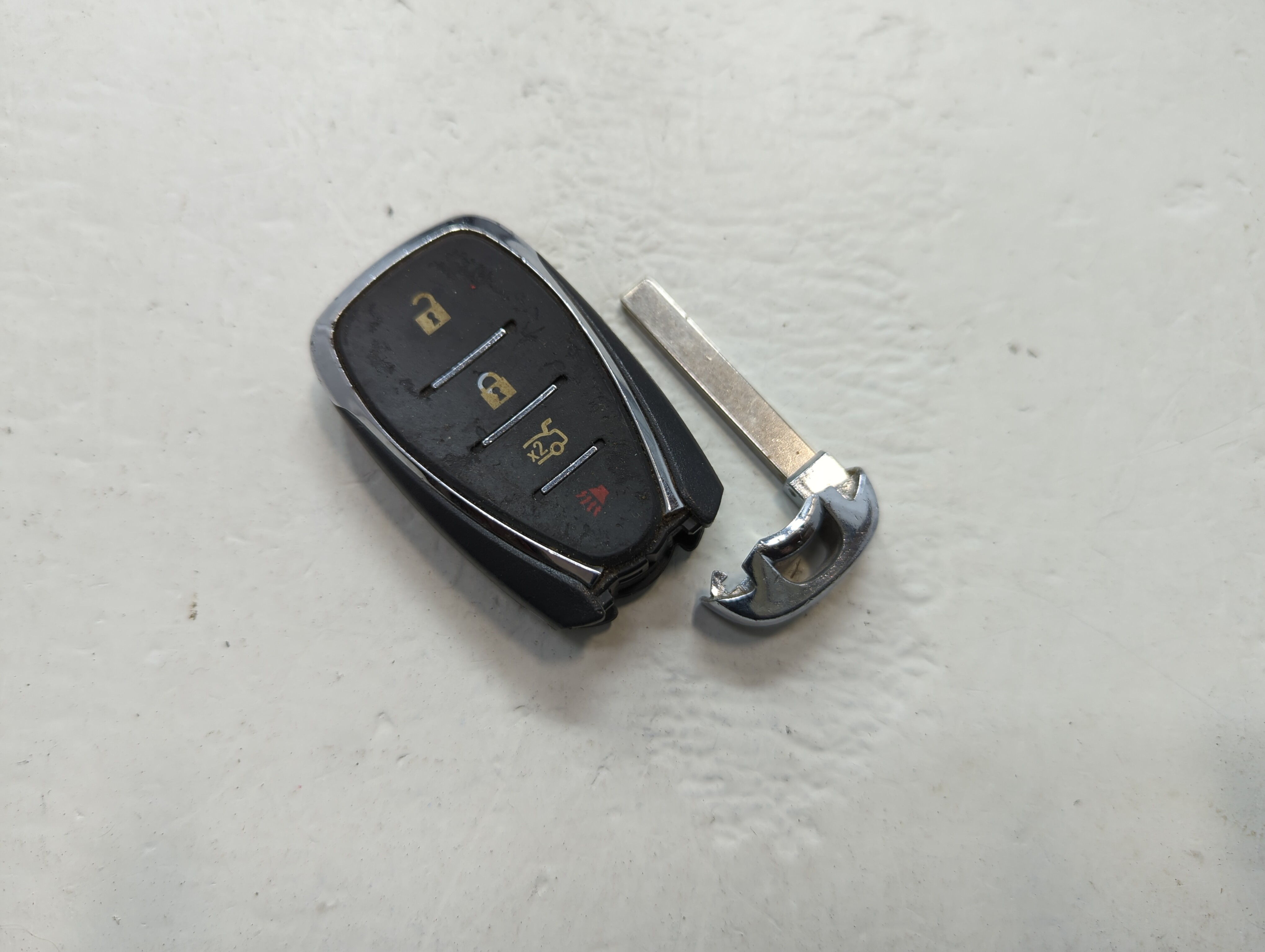 Chevrolet Camaro Keyless Entry Remote Fob HYQ4EA 4 buttons 1168368 - Oemusedautoparts1.com