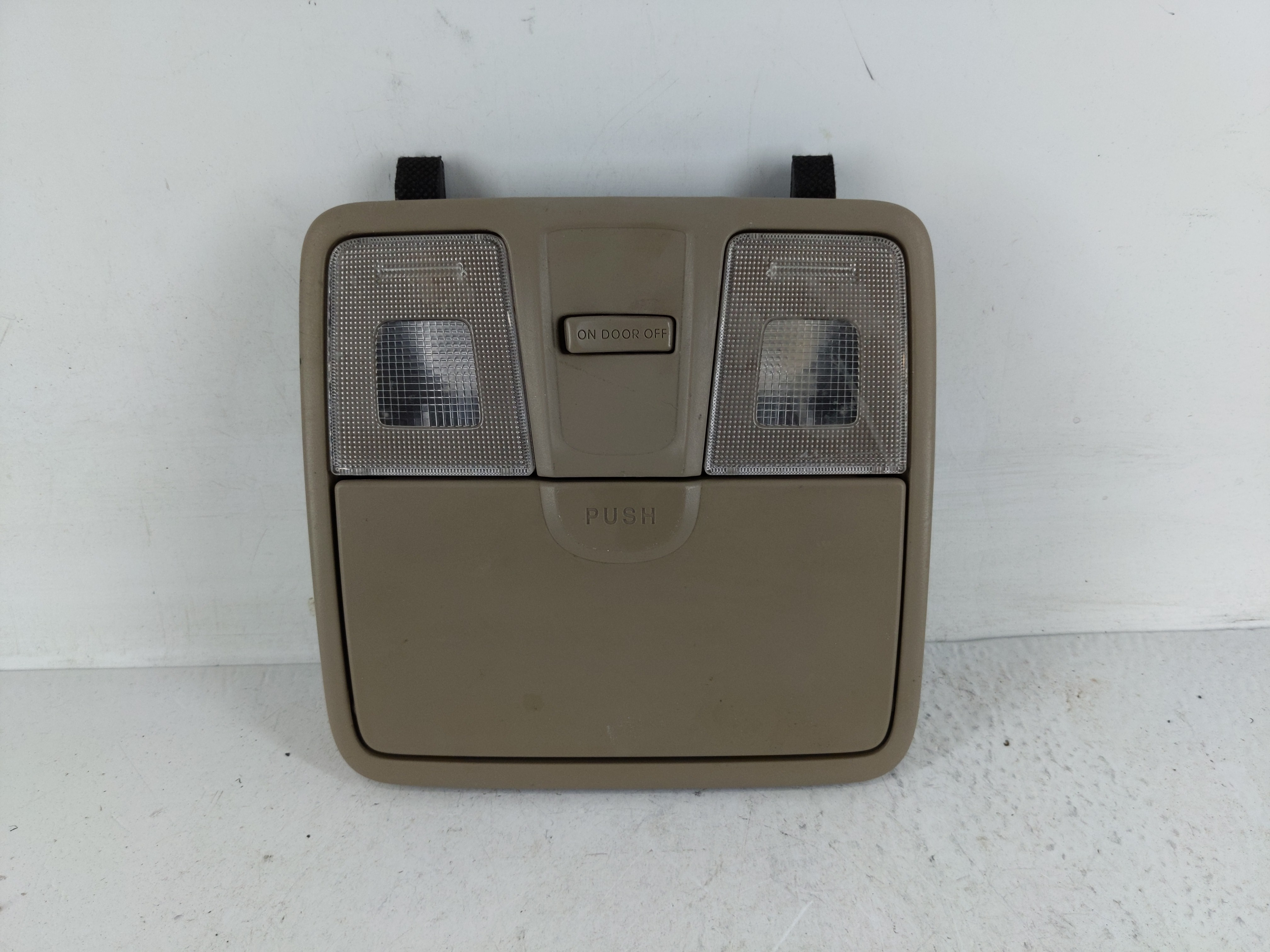 2016 Hyundai Elantra Overhead Roof Console 1168396 - Oemusedautoparts1.com