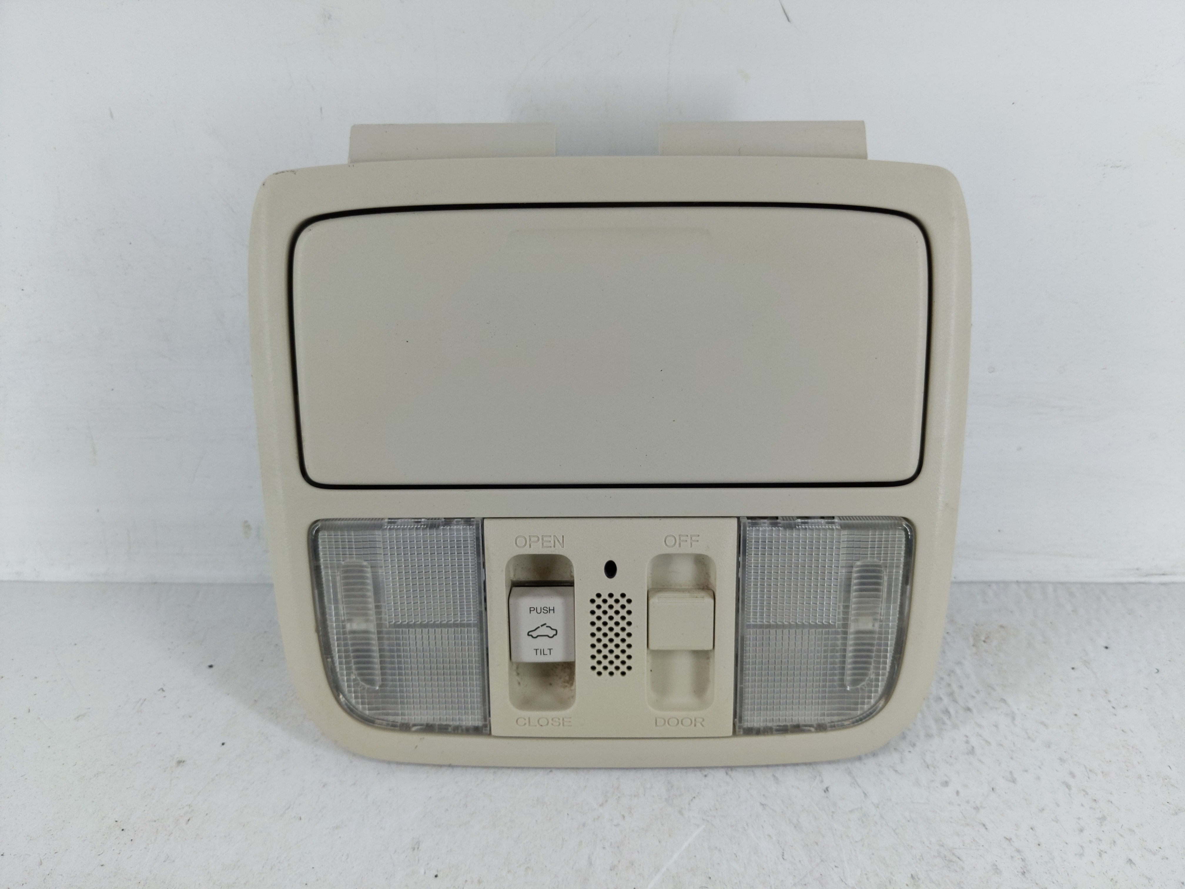 2012 Honda Cr-v Overhead Roof Console 1168409 - Oemusedautoparts1.com
