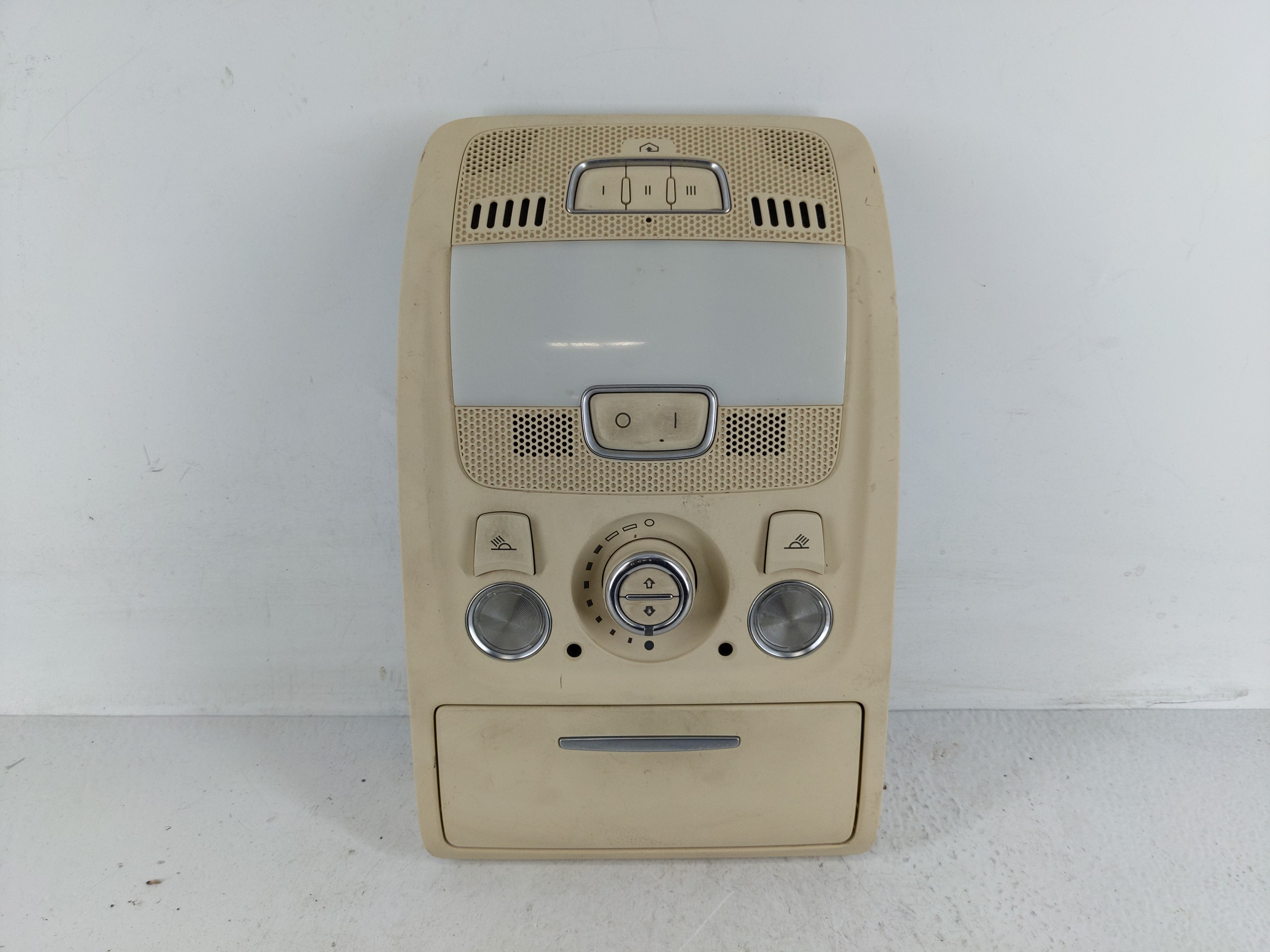 2013 Audi Q5 Overhead Roof Console 1168411 - Oemusedautoparts1.com