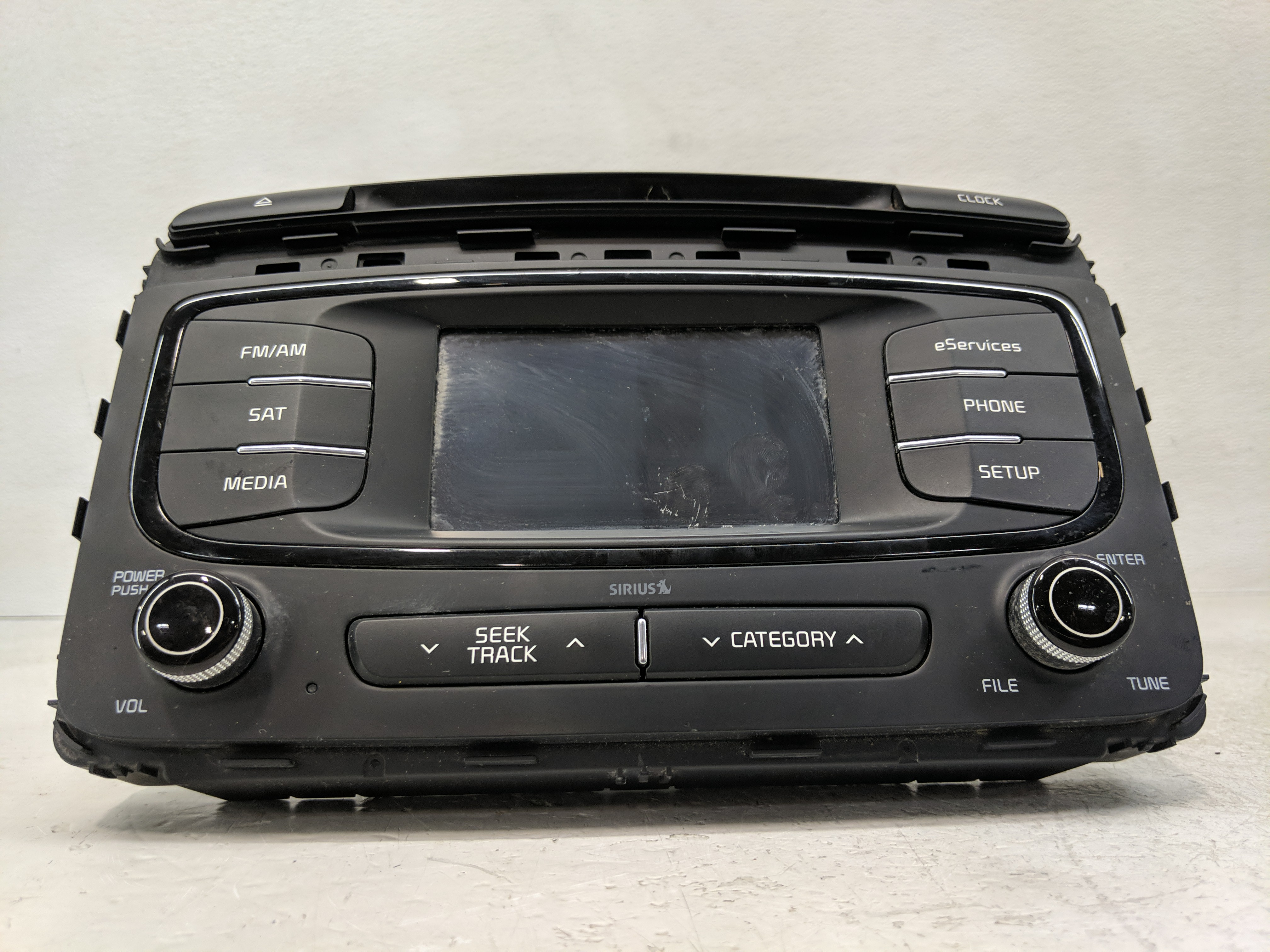 2016-2018 Kia Sorento Am Fm Cd Player Radio Receiver 1168458 - Oemusedautoparts1.com
