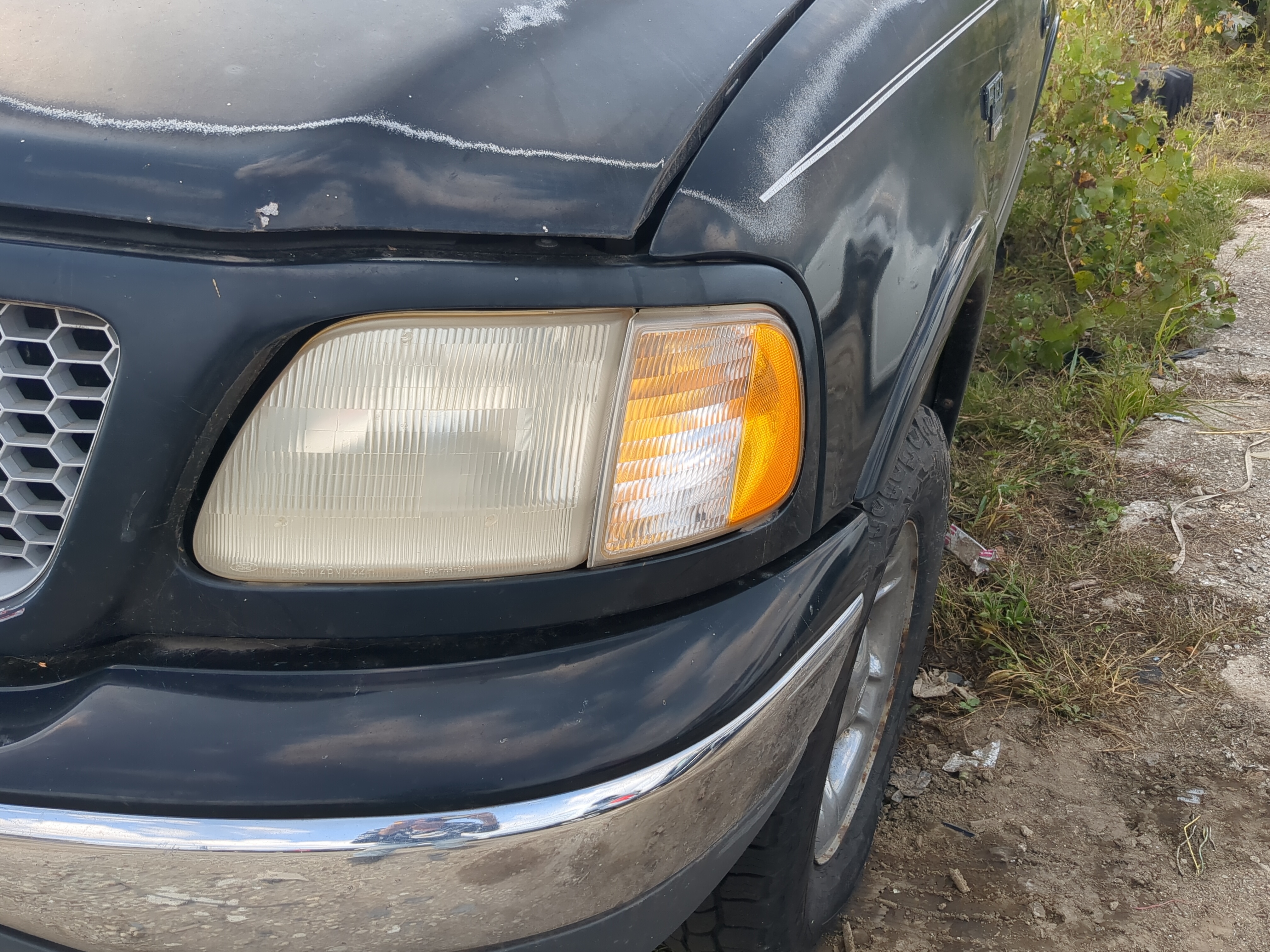 1997-2003 Ford F-150 Driver Left Oem Head Light Headlight Lamp 1168512 - Oemusedautoparts1.com