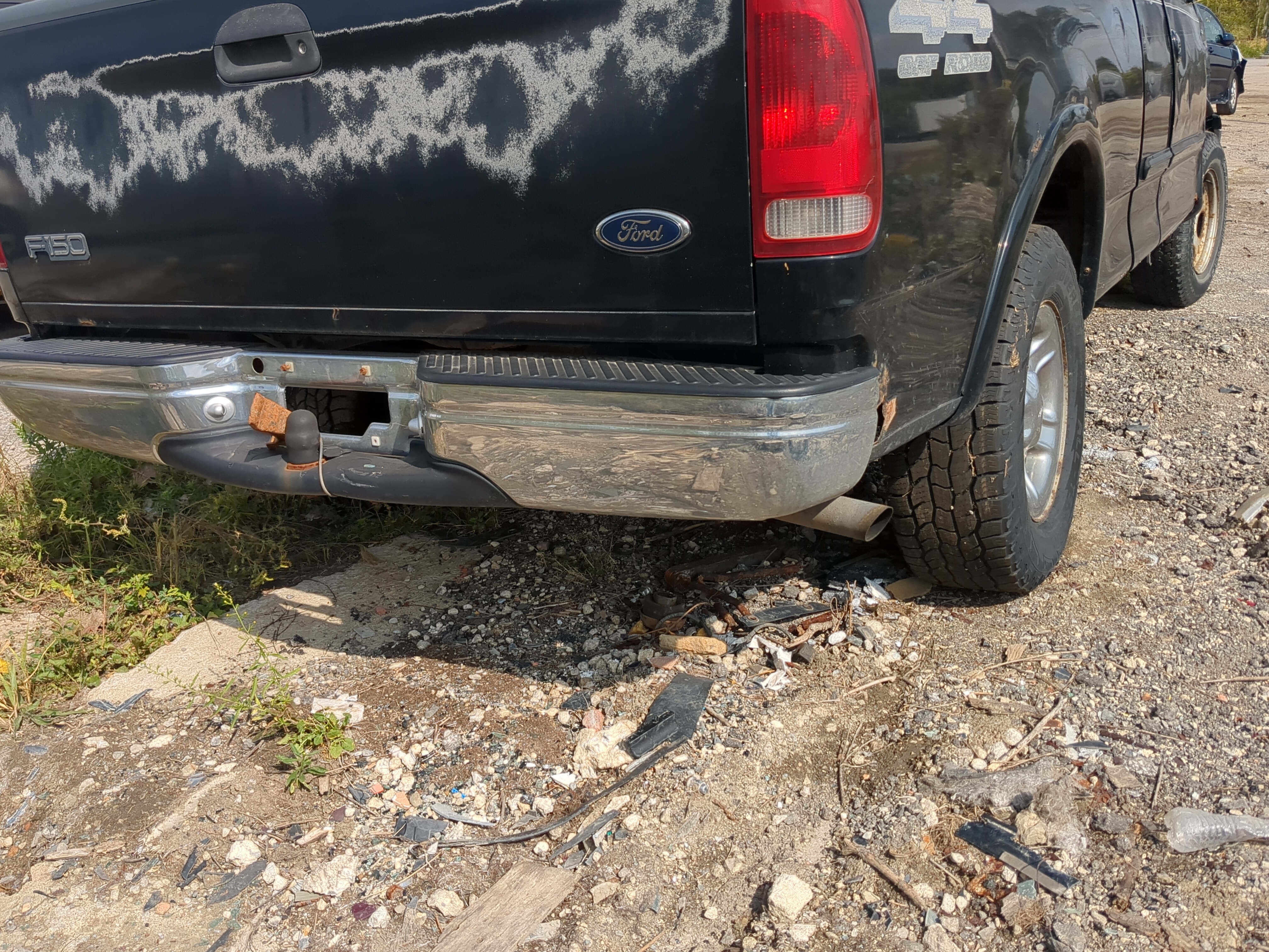 1997-2003 Ford F-150 Rear Bumper Assembly Oem 1168594 - Oemusedautoparts1.com