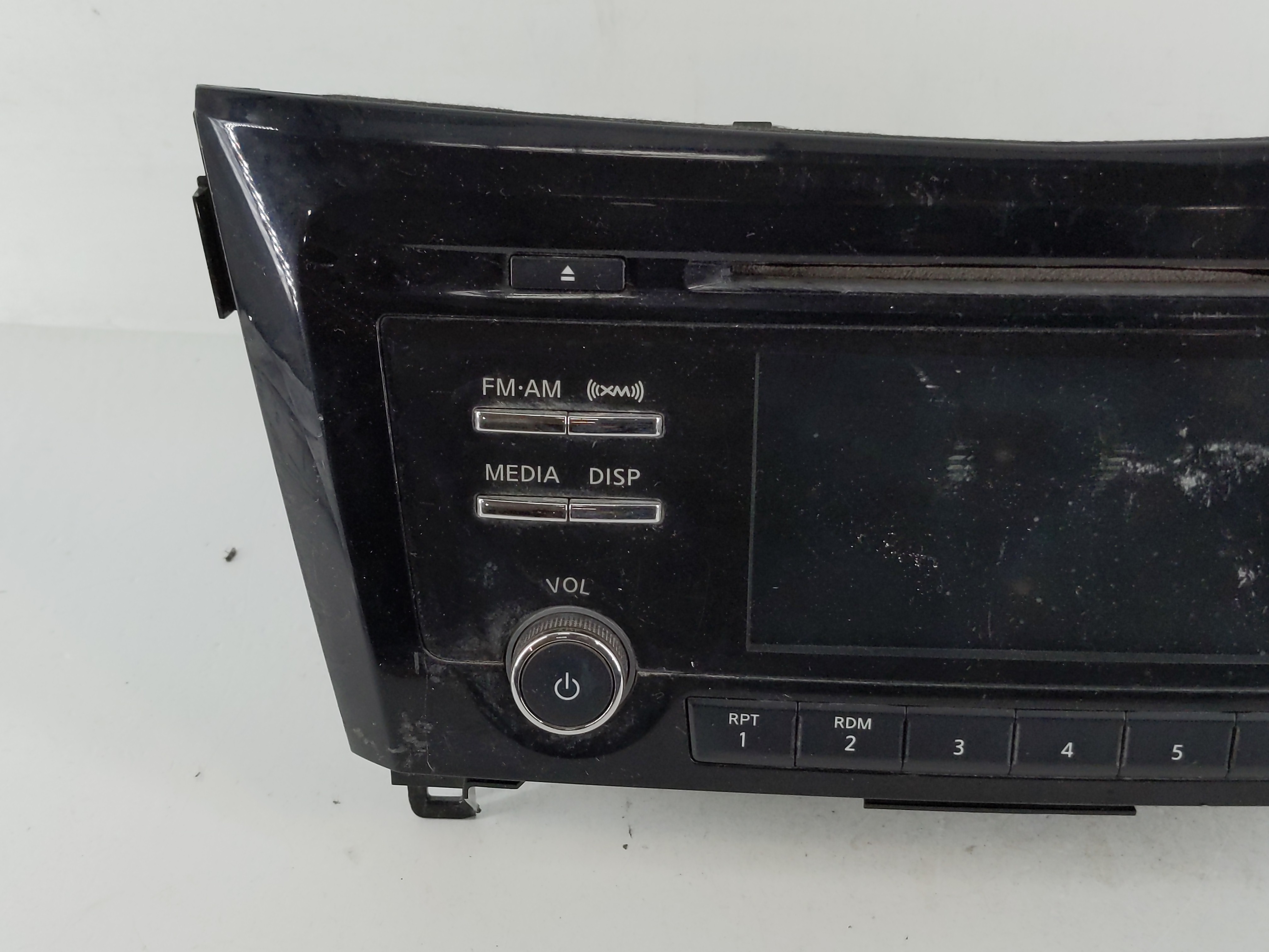 2014-2016 Nissan Rogue Am Fm Cd Player Radio Receiver 1168964 - Oemusedautoparts1.com