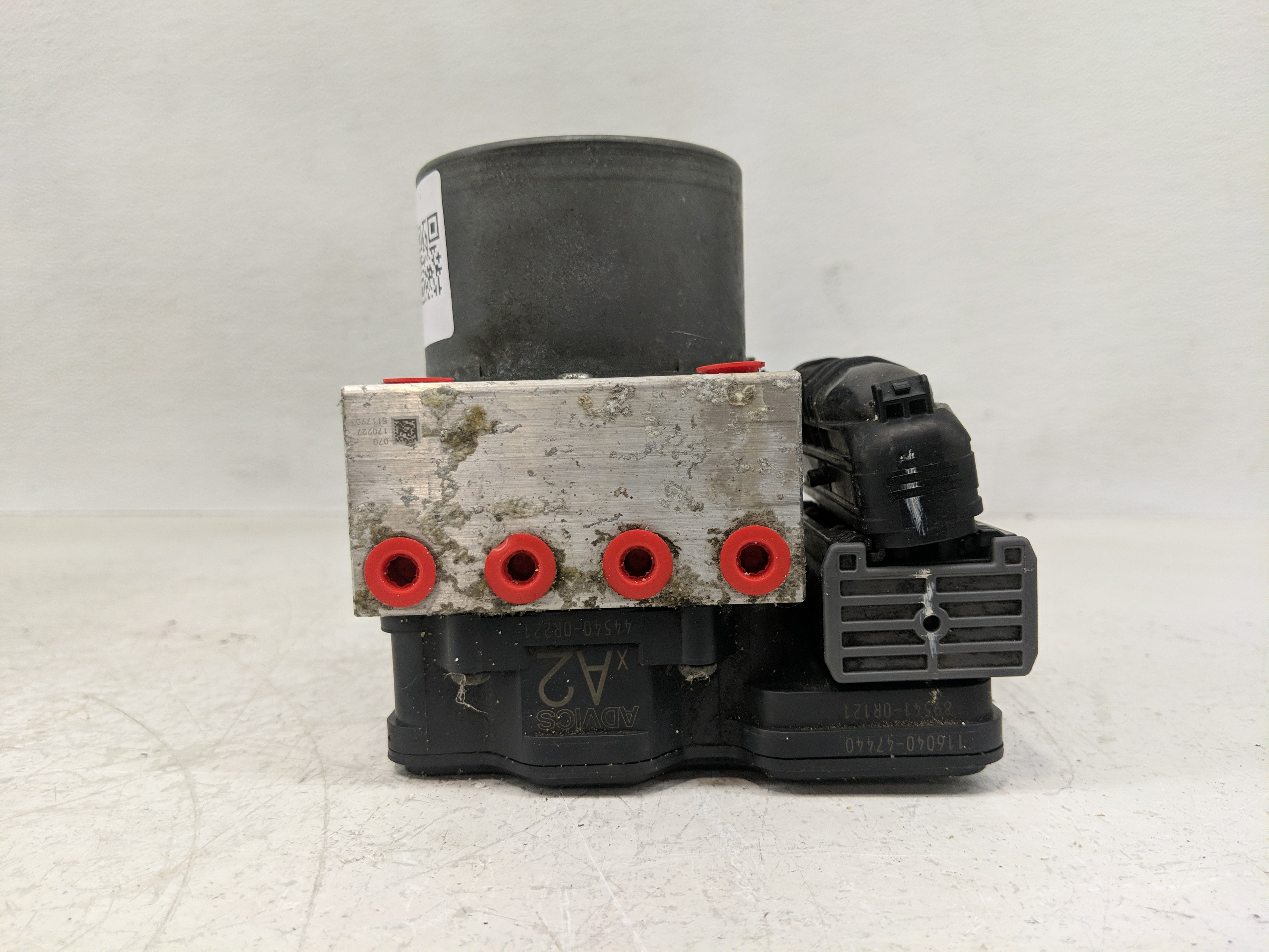 2017-2017 Toyota Rav4 Abs Pump Control Module 1169057 - Oemusedautoparts1.com