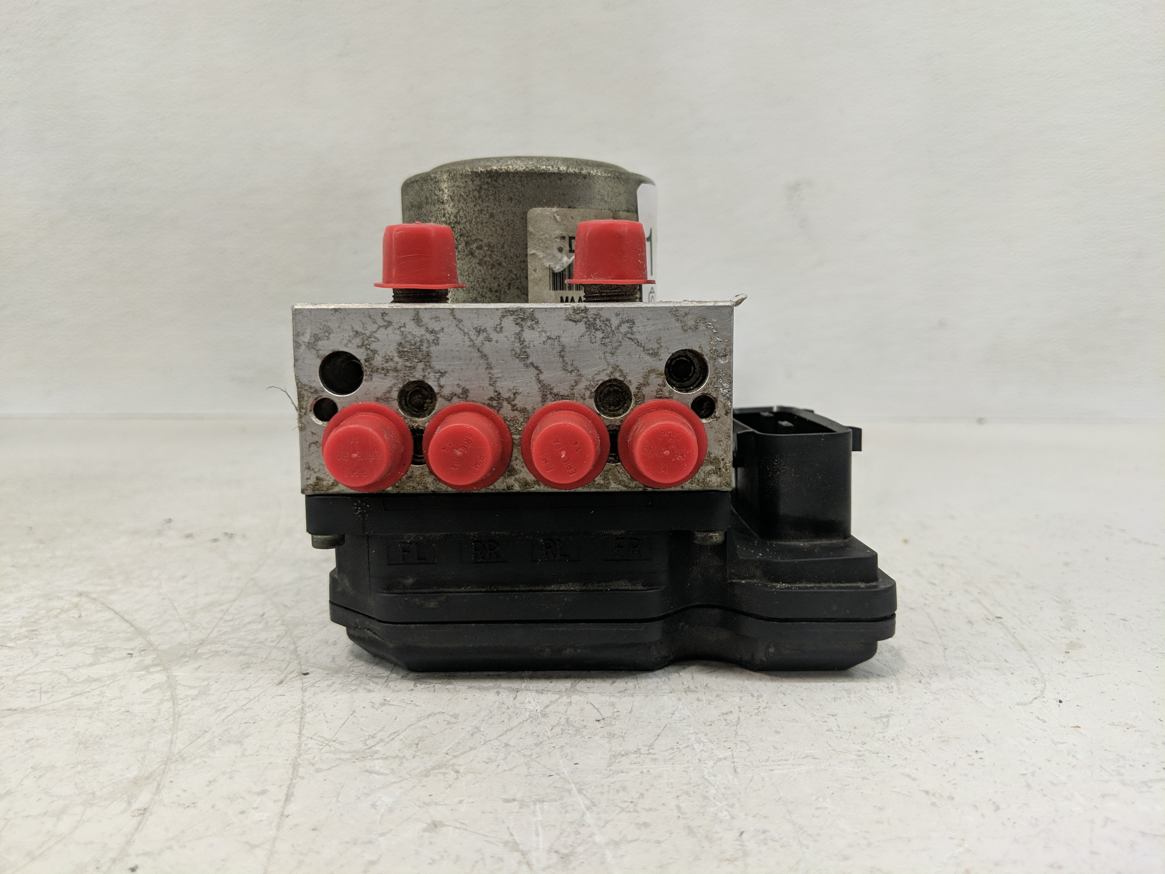 2012-2015 Nissan Rogue Abs Pump Control Module 1169061 - Oemusedautoparts1.com