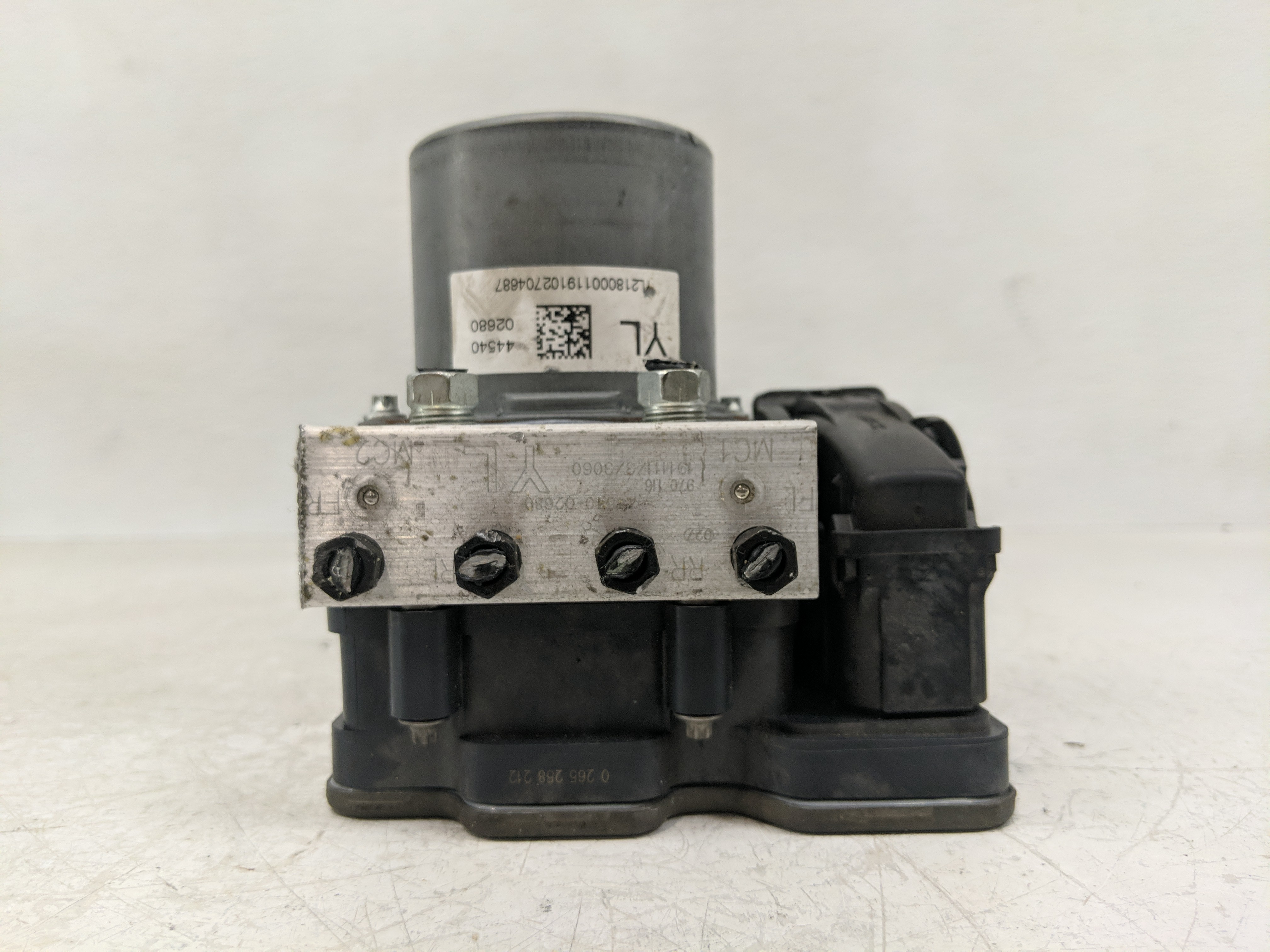2020-2022 Toyota Corolla Abs Pump Control Module 1169078 - Oemusedautoparts1.com
