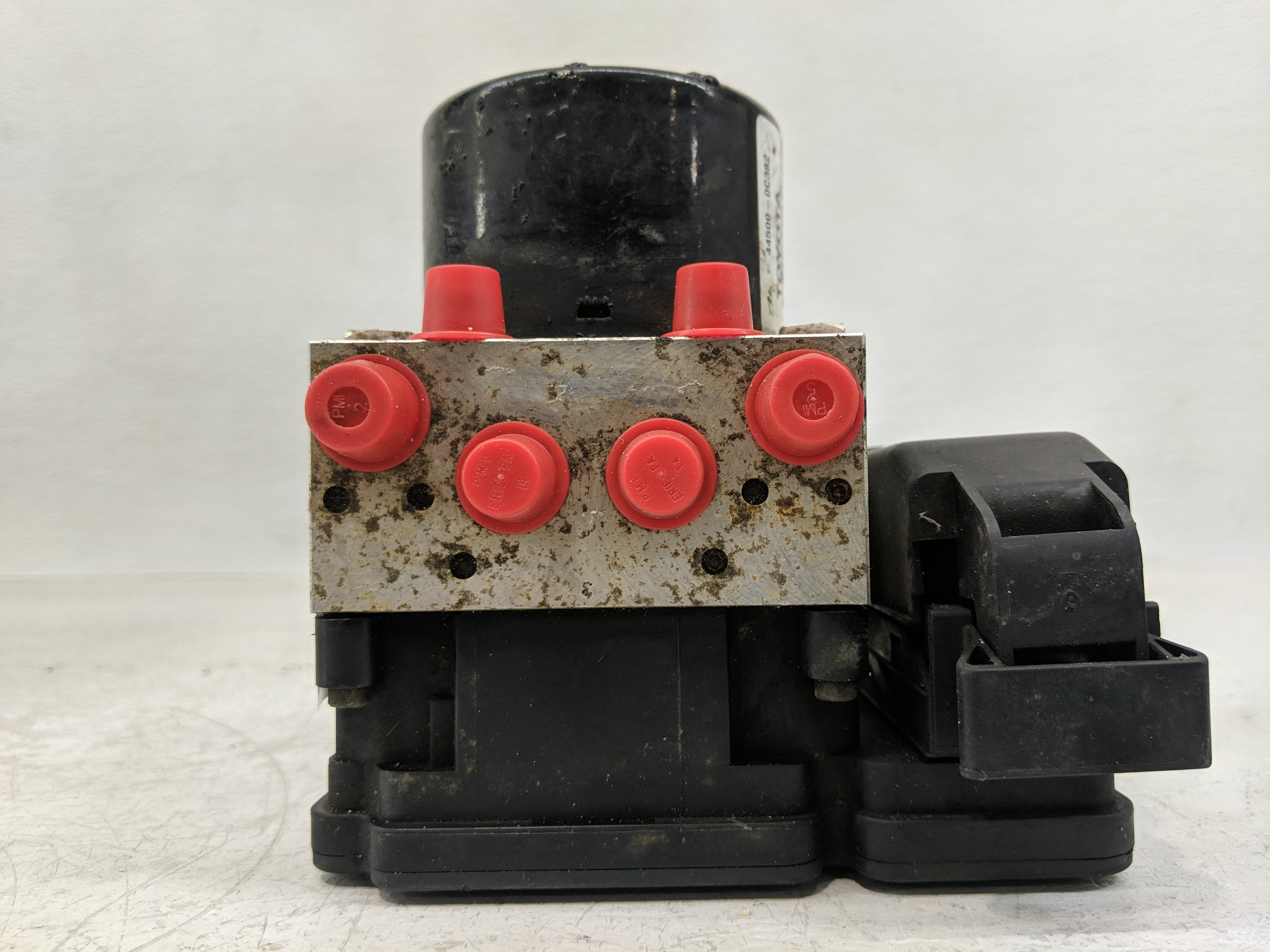 2012-2013 Toyota Tundra Abs Pump Control Module 1169094 - Oemusedautoparts1.com