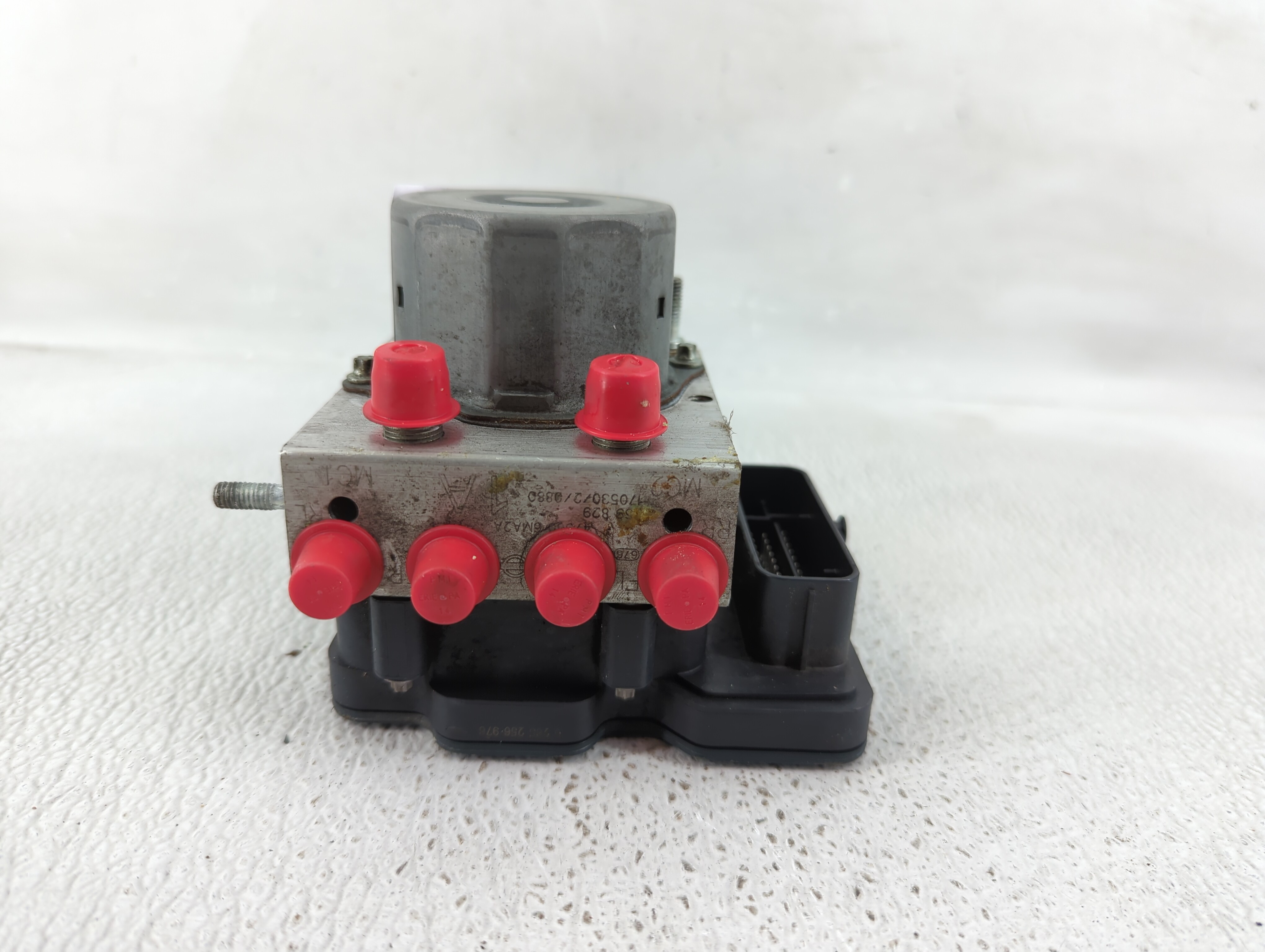 2017-2017 Nissan Rogue Sport Abs Pump Control Module 1169102 - Oemusedautoparts1.com