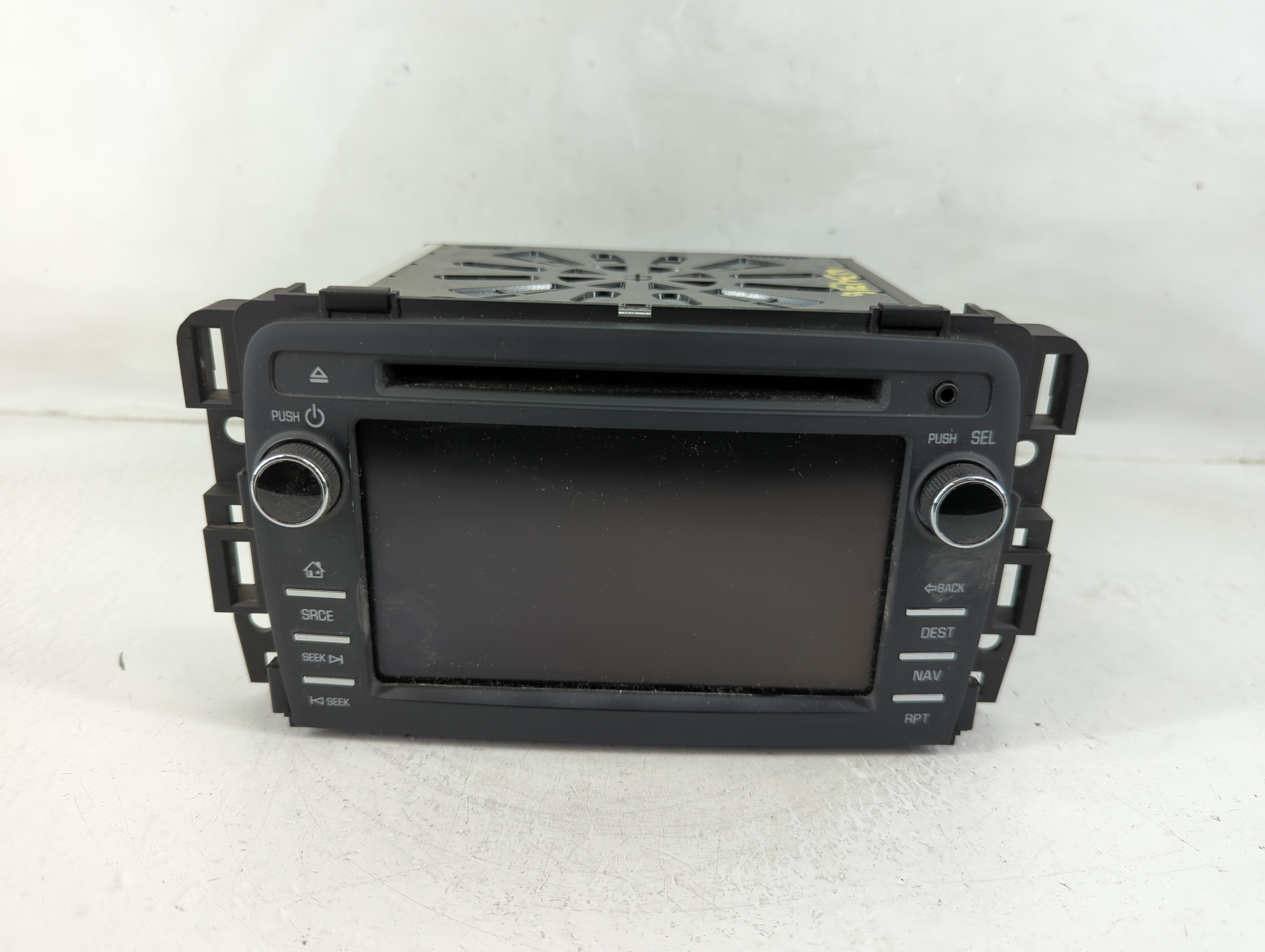 2015-2016 Chevrolet Traverse Am Fm Cd Player Radio Receiver 1169151 - Oemusedautoparts1.com