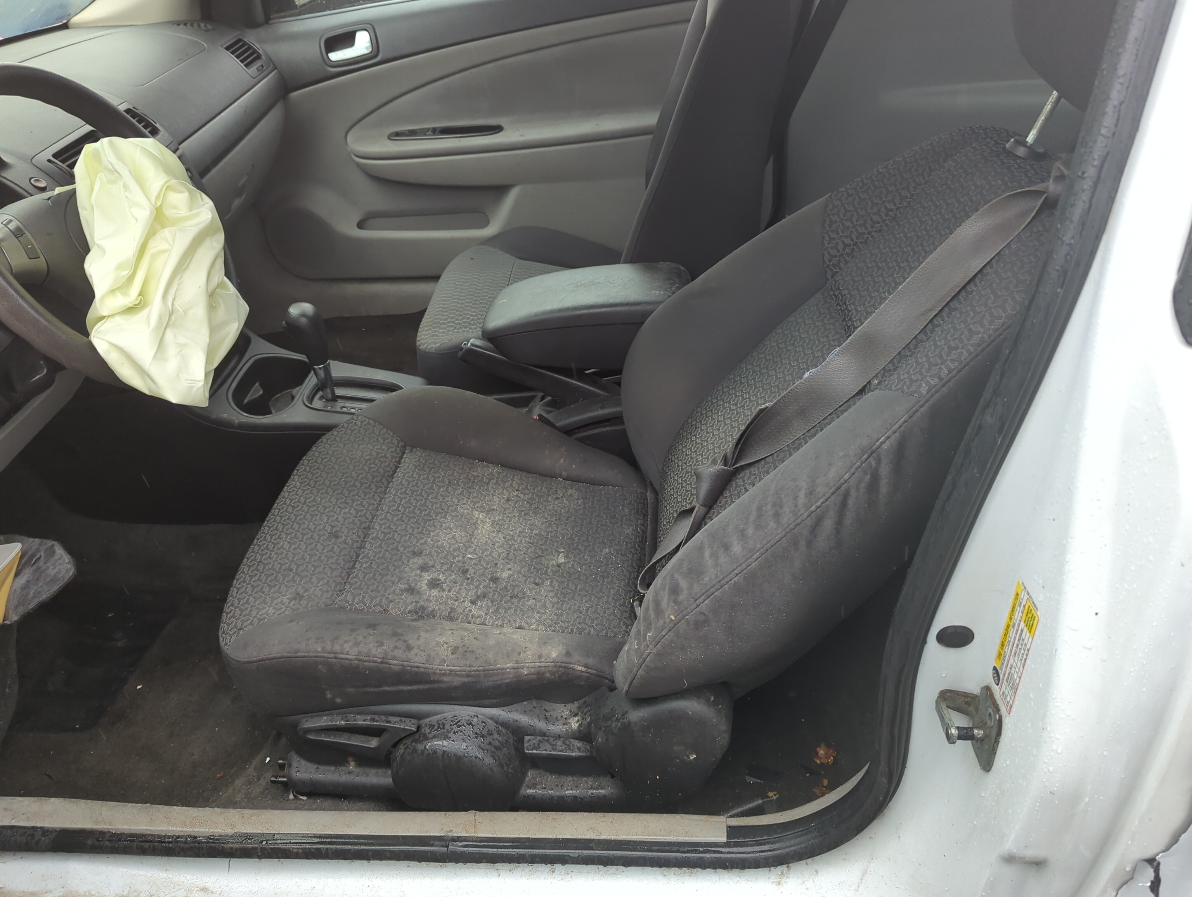 2006-2009 Chevrolet Cobalt Driver Front Seat Oem 1169183 - Oemusedautoparts1.com