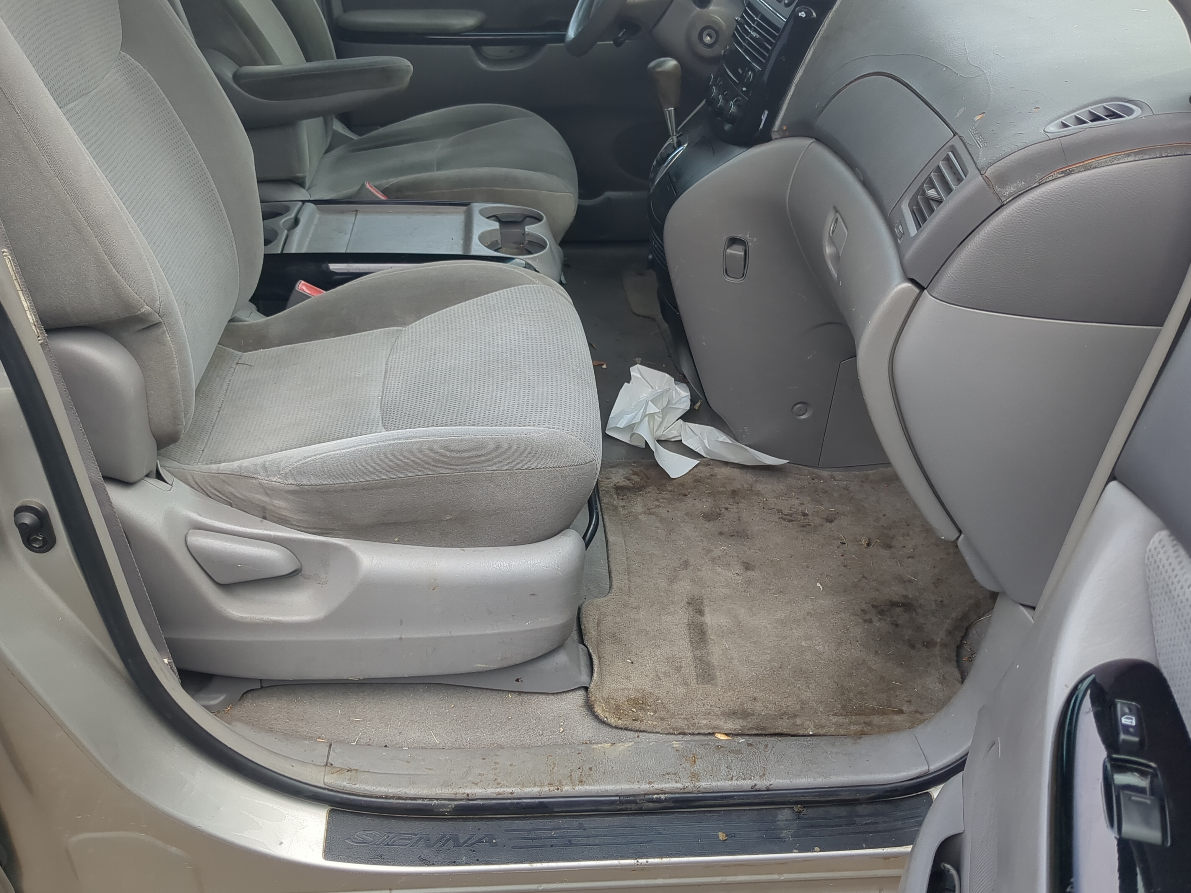 2004-2004 Toyota Sienna Passenger Front Seat Oem 1169818 - Oemusedautoparts1.com