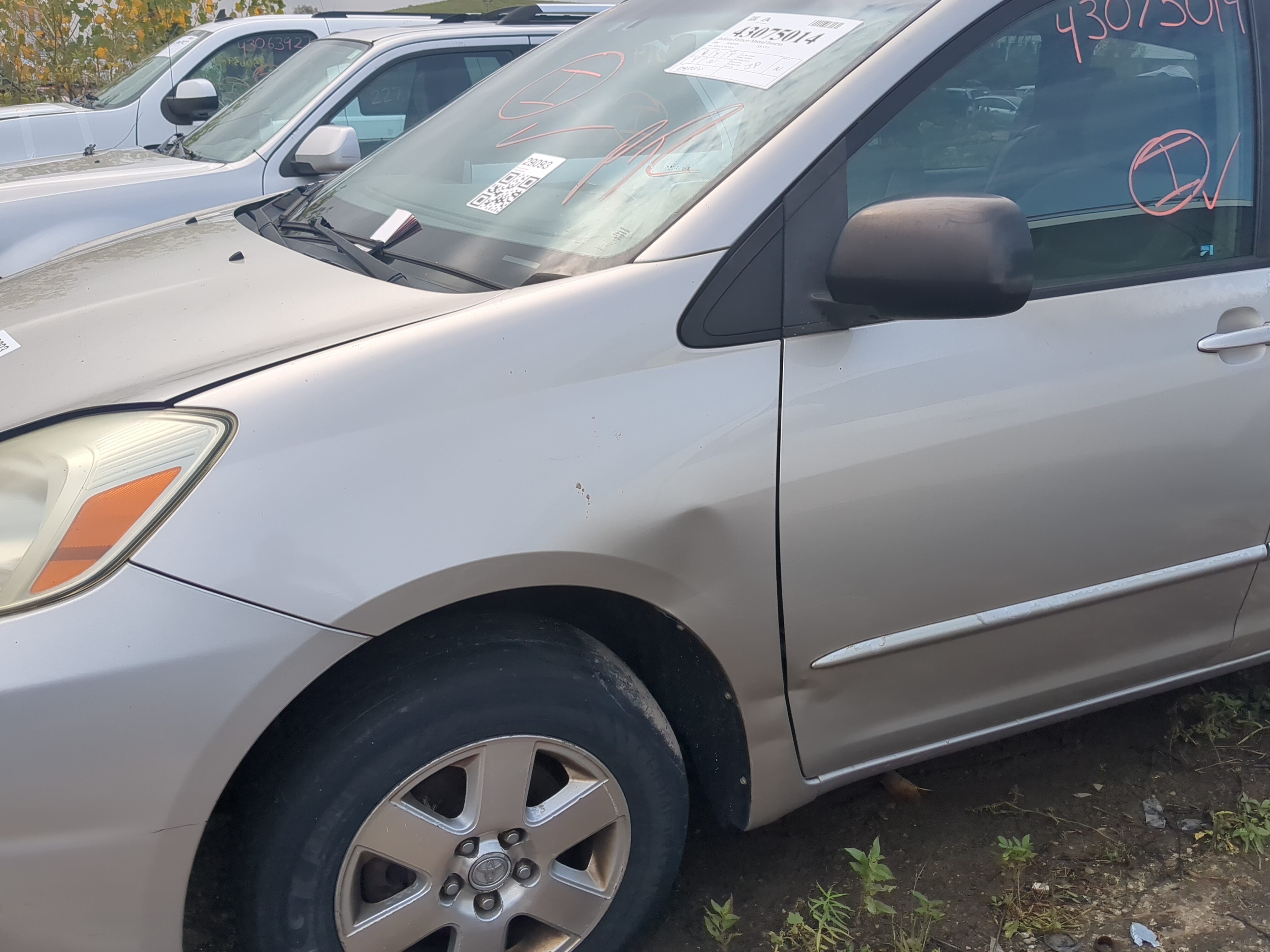 2004-2010 Toyota Sienna Driver Fender 1169864 - Oemusedautoparts1.com