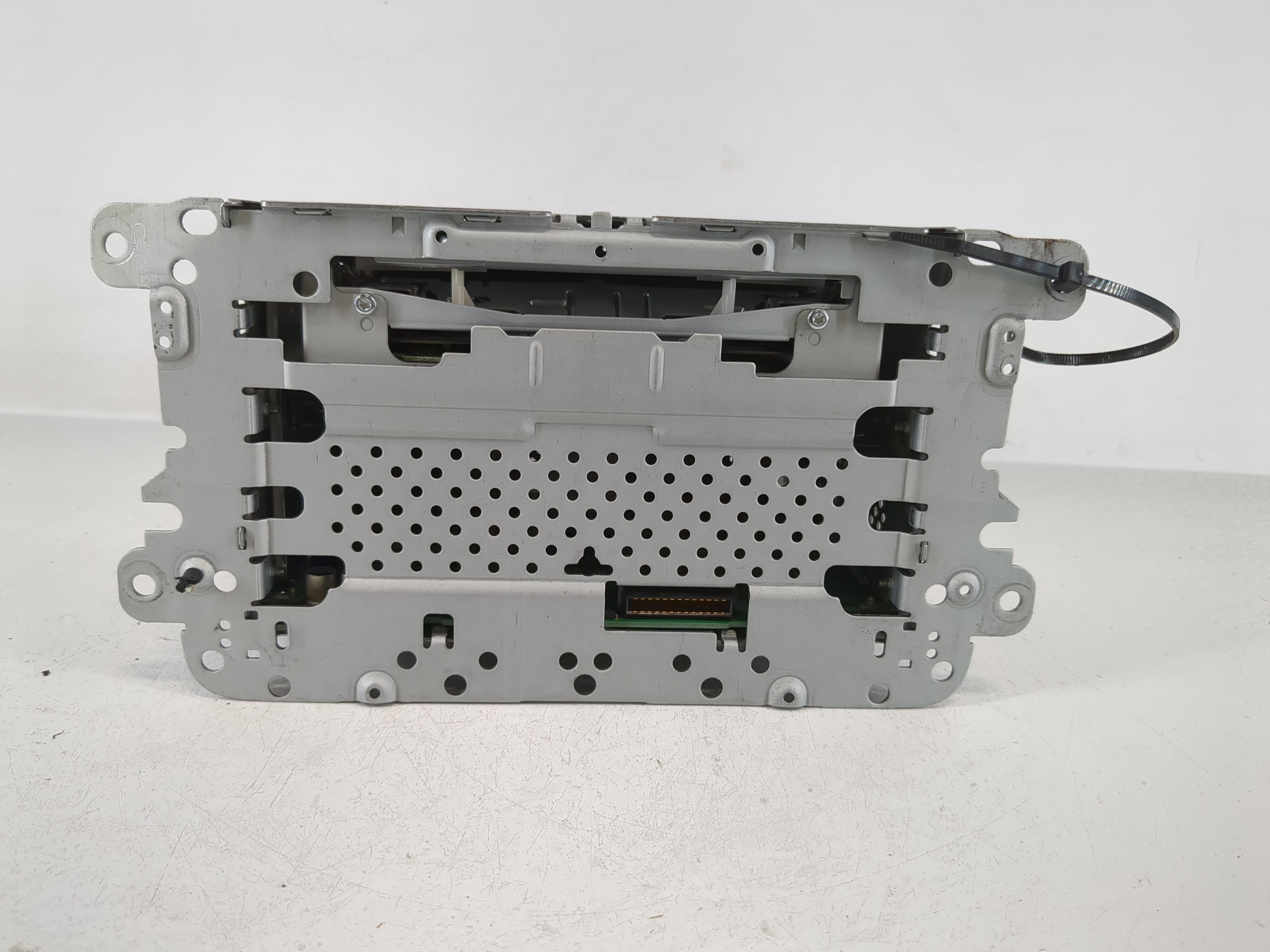 2015-2017 Volkswagen Jetta Am Fm Cd Player Radio Receiver 1170077 - Oemusedautoparts1.com