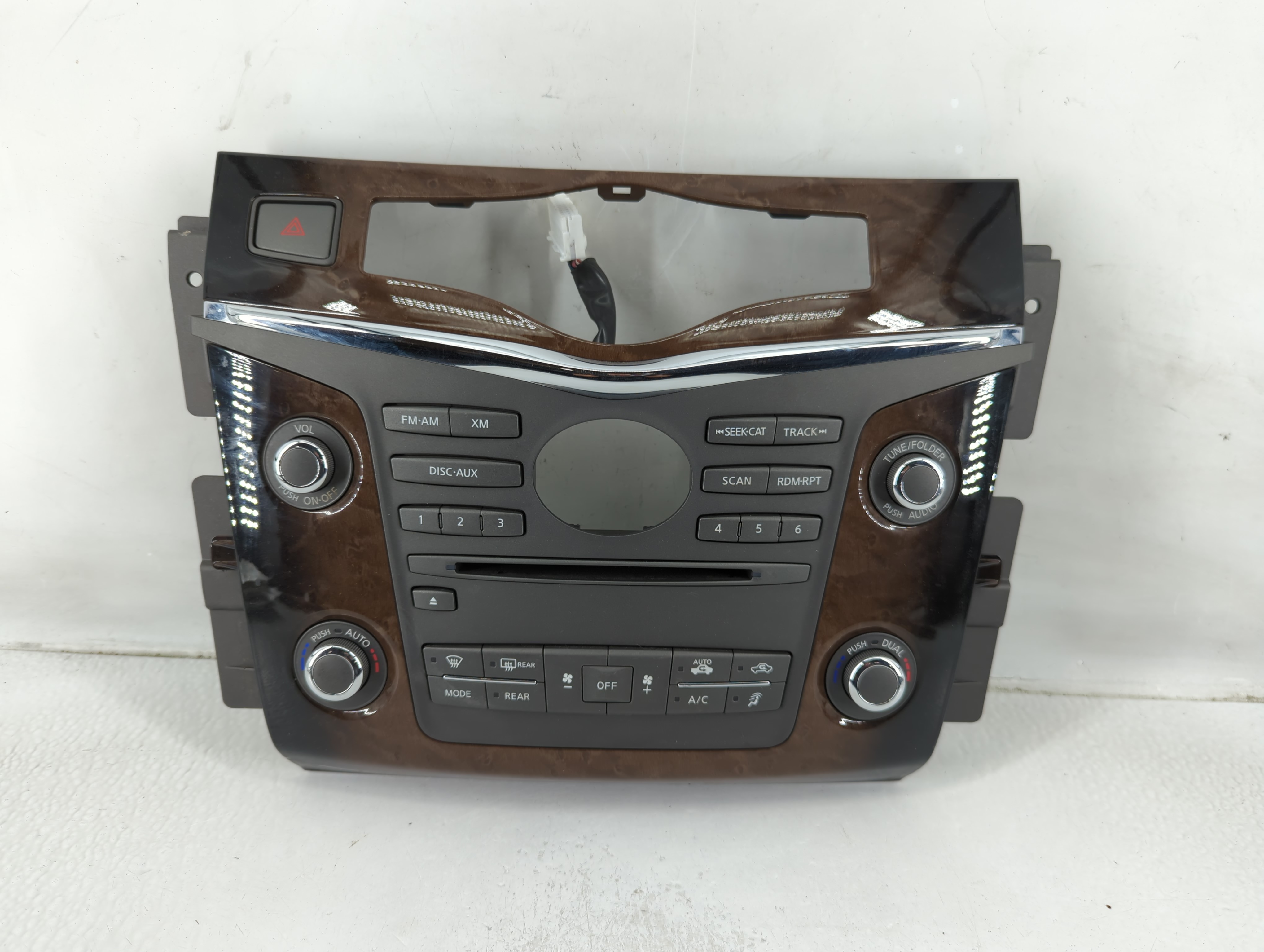 2014-2017 Infiniti Qx80 Am Fm Cd Player Radio Receiver 1170090 - Oemusedautoparts1.com