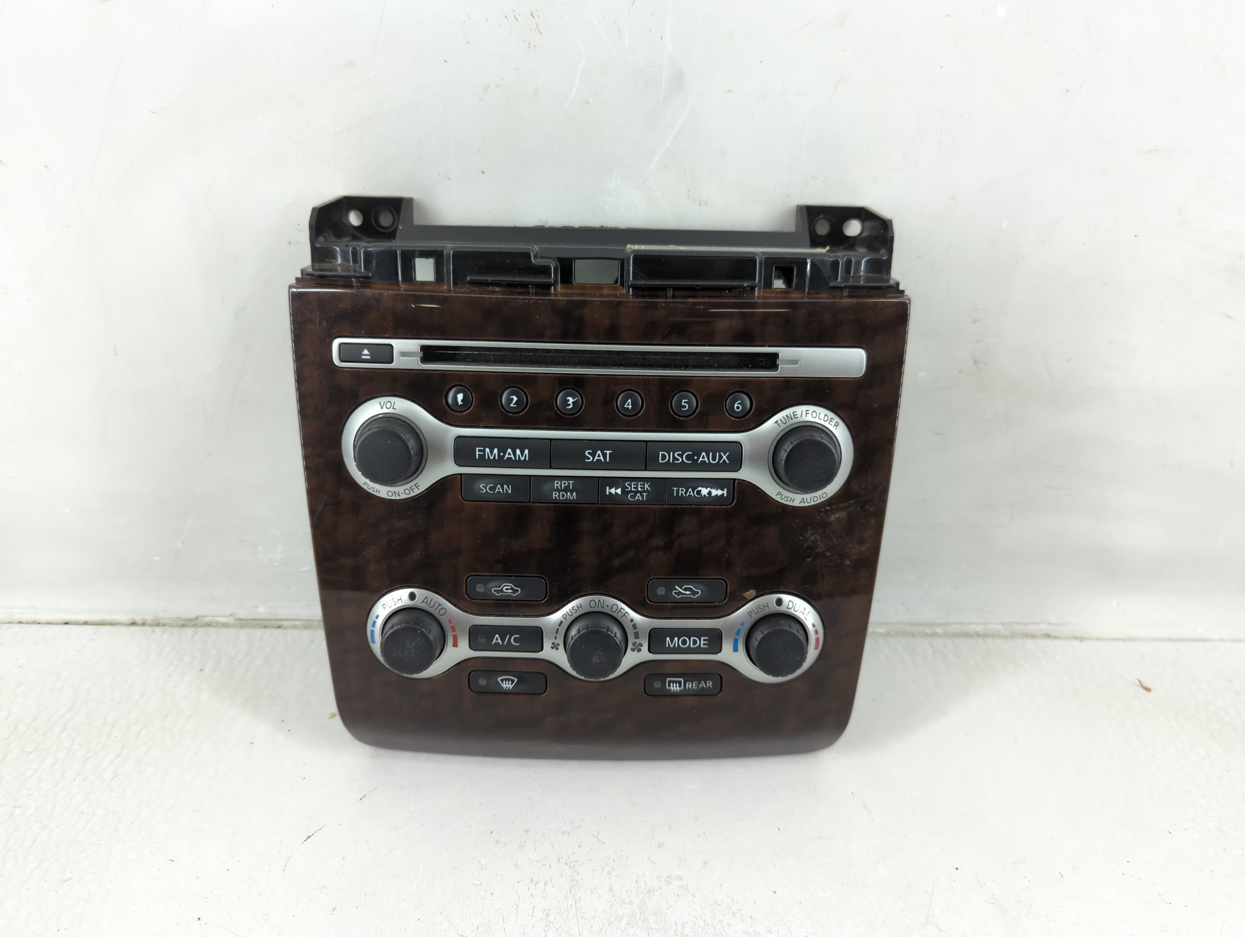 2011-2011 Nissan Maxima Am Fm Cd Player Radio Receiver 1170195 - Oemusedautoparts1.com