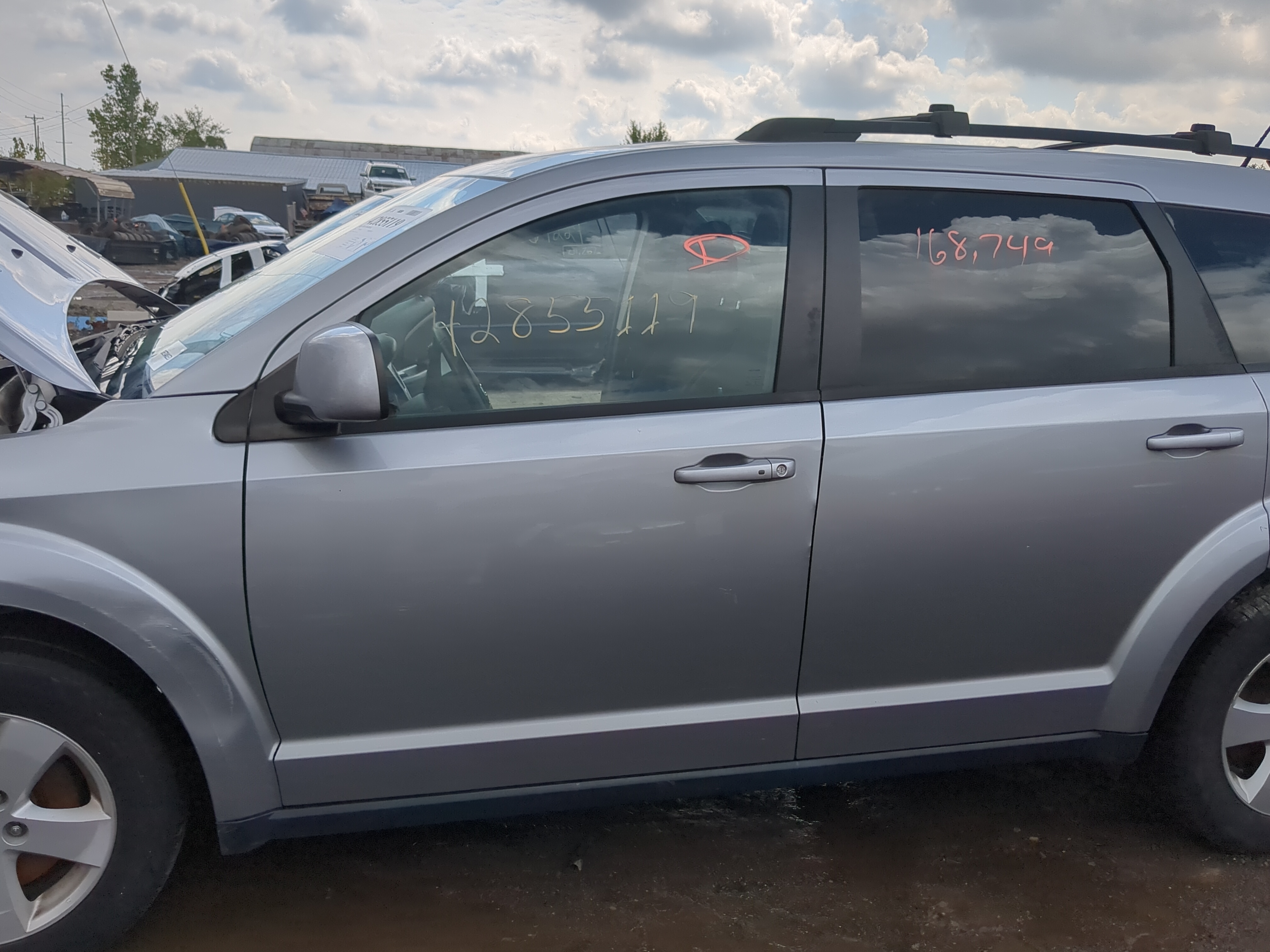 2015 Dodge Journey Driver Front Door Oem 1170337 - Oemusedautoparts1.com