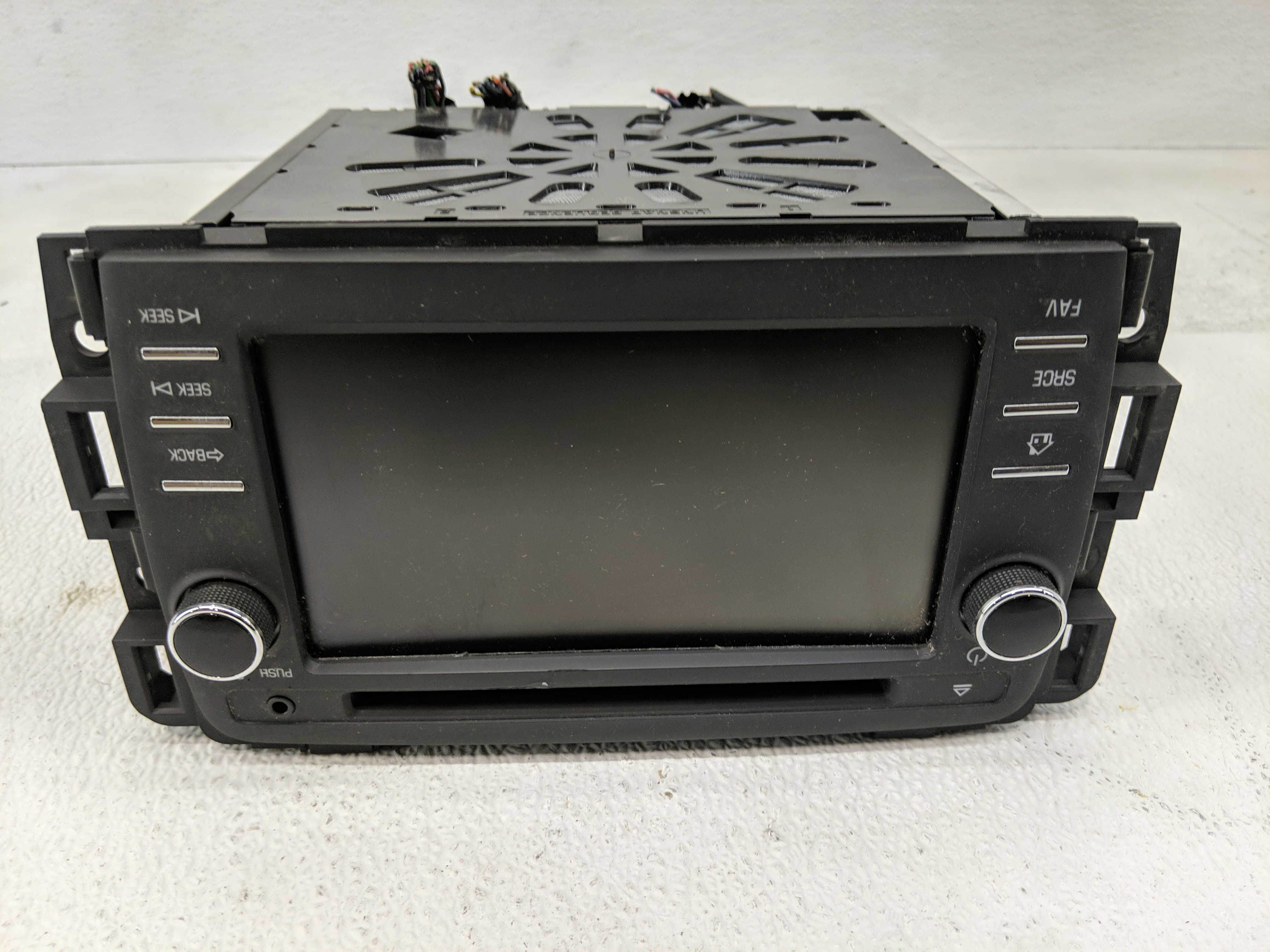 2015-2015 Chevrolet Traverse Am Fm Cd Player Radio Receiver 1170641 - Oemusedautoparts1.com