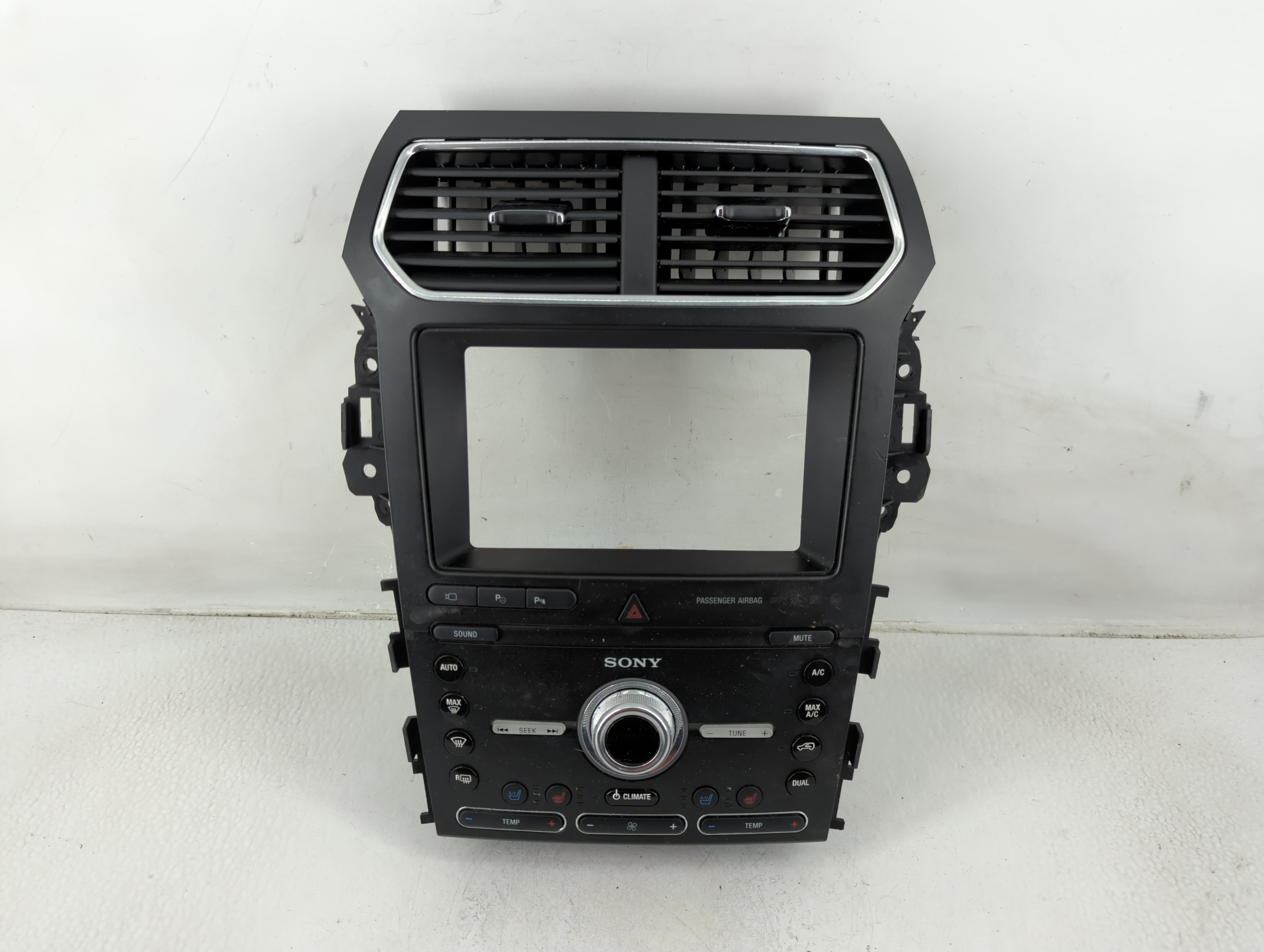 2019-2019 Ford Explorer Am Fm Cd Player Radio Receiver 1170668 - Oemusedautoparts1.com