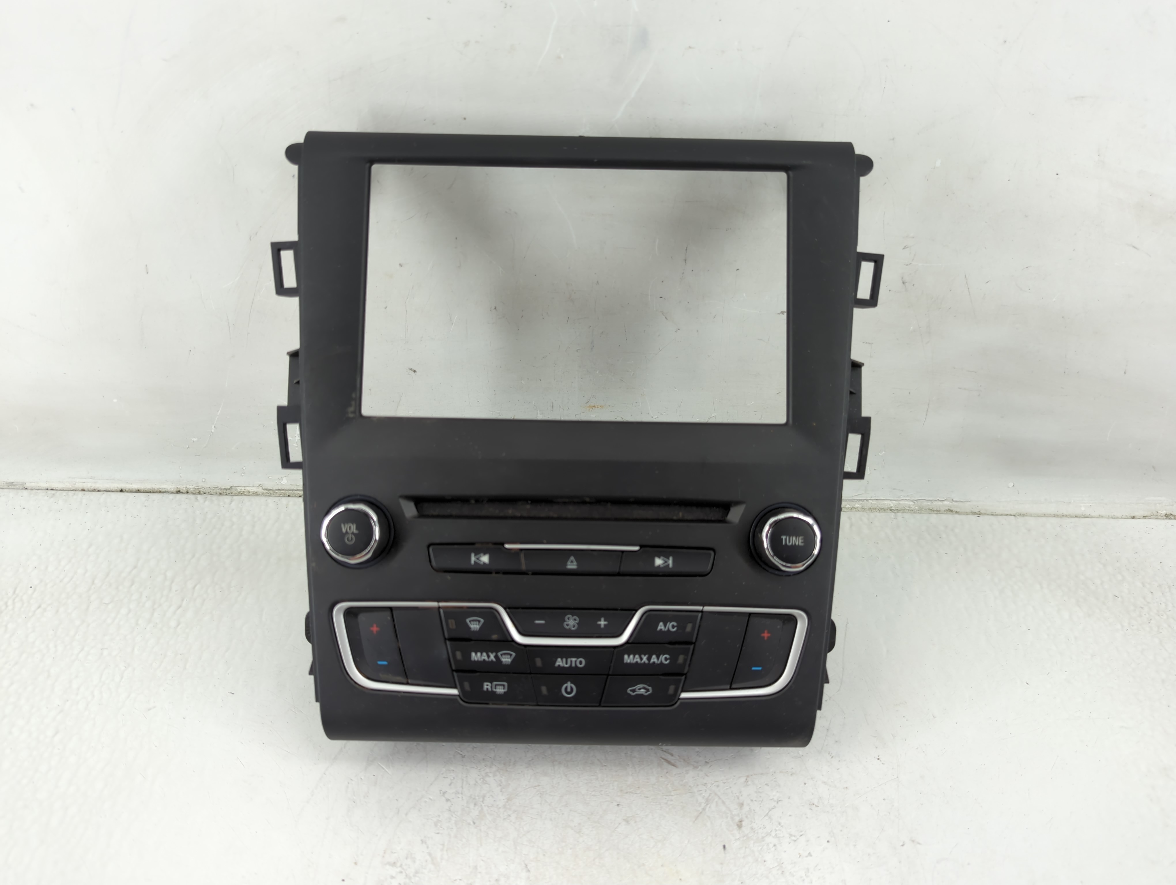 2016-2016 Ford Fusion Am Fm Cd Player Radio Receiver 1170681 - Oemusedautoparts1.com