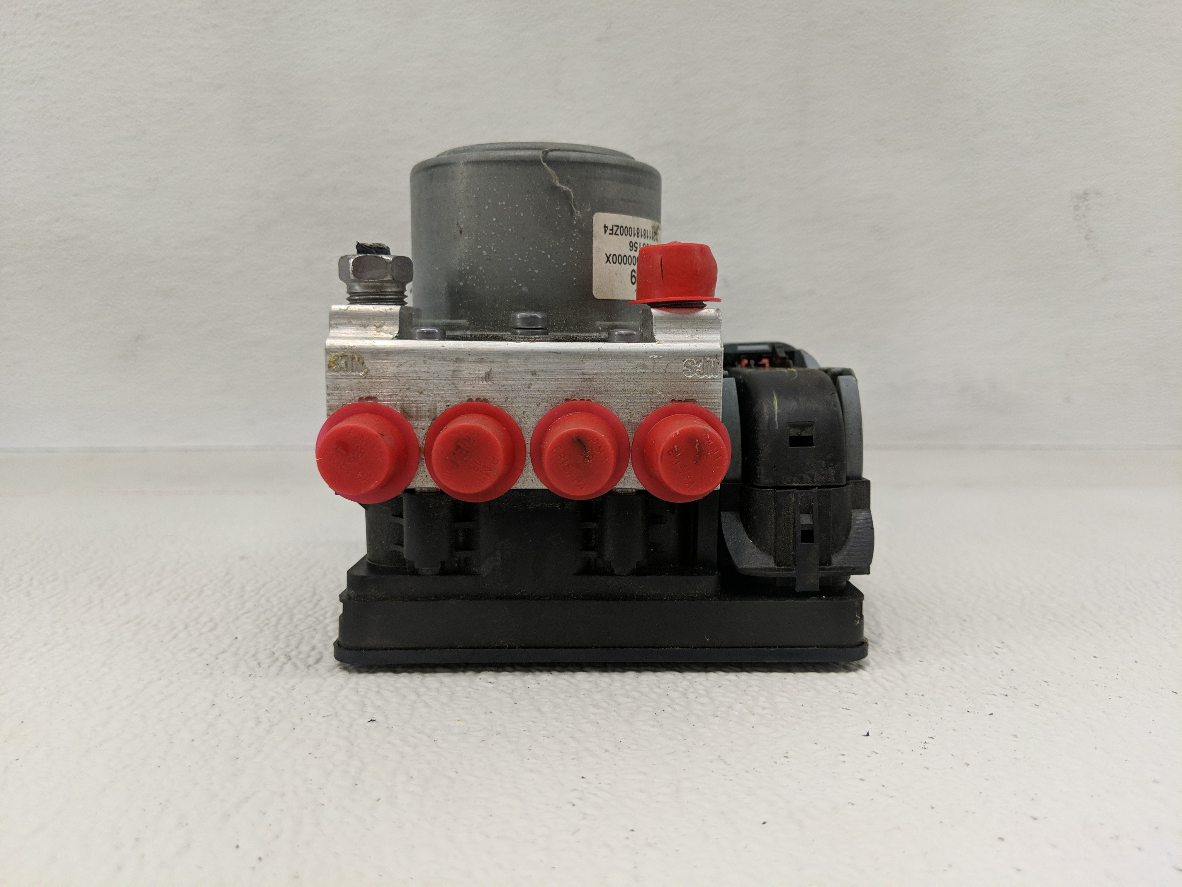 2018-2019 Gmc Savana 2500 Abs Pump Control Module 1170738 - Oemusedautoparts1.com