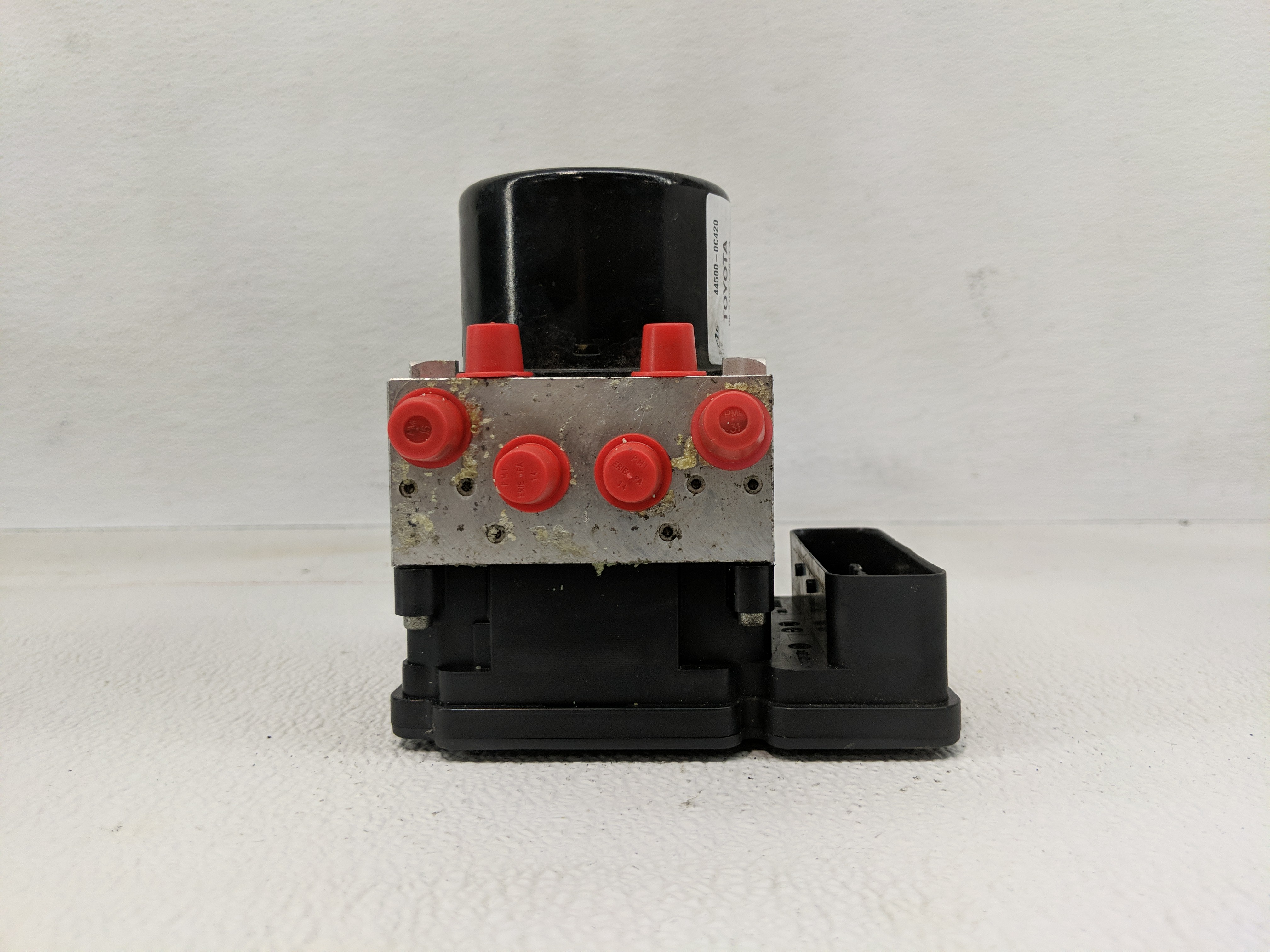 2014-2015 Toyota Tundra Abs Pump Control Module 1170743 - Oemusedautoparts1.com
