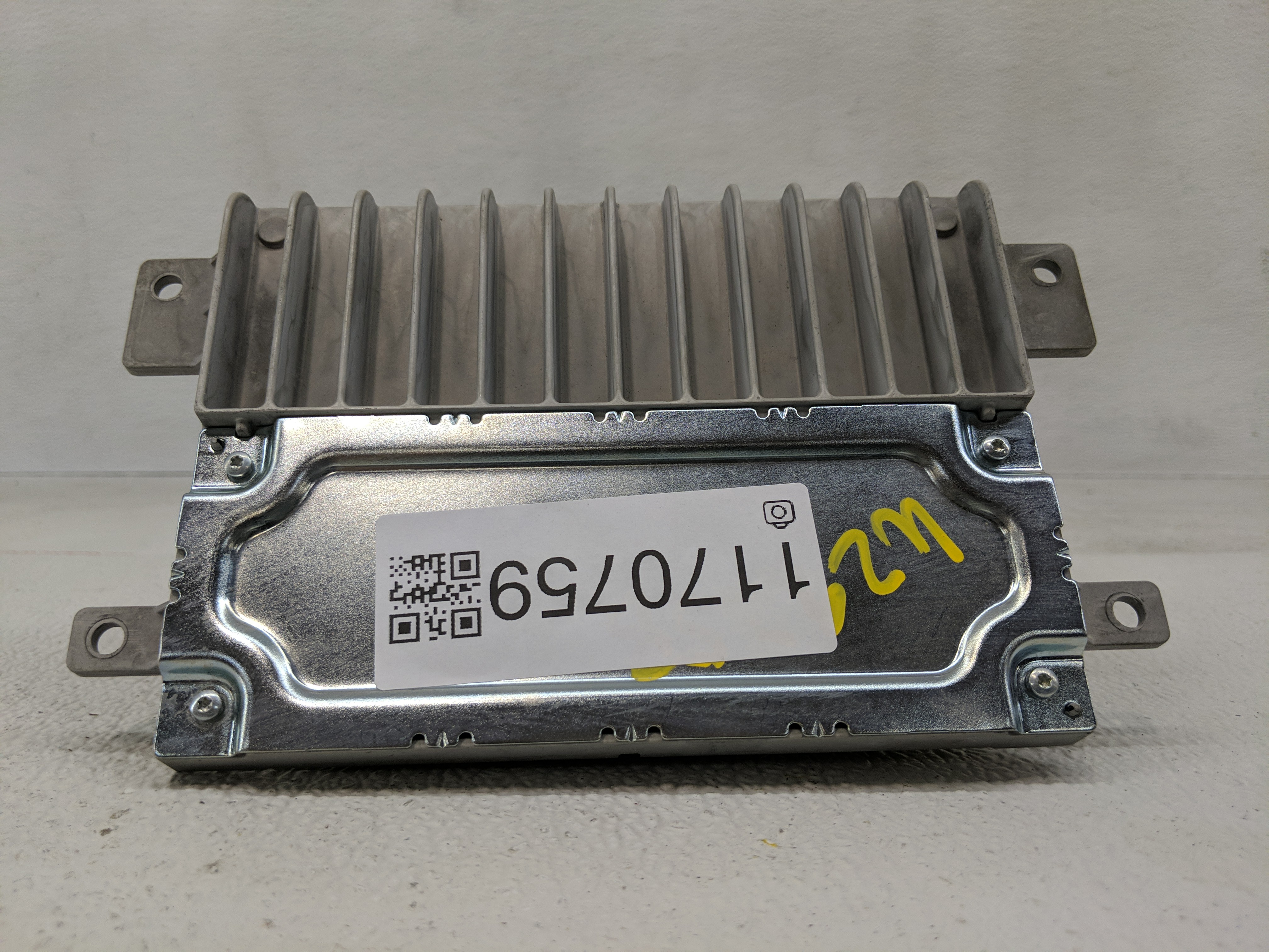 2017-2017 Chrysler Pacifica Am Fm Cd Player Radio Receiver 1170759 - Oemusedautoparts1.com