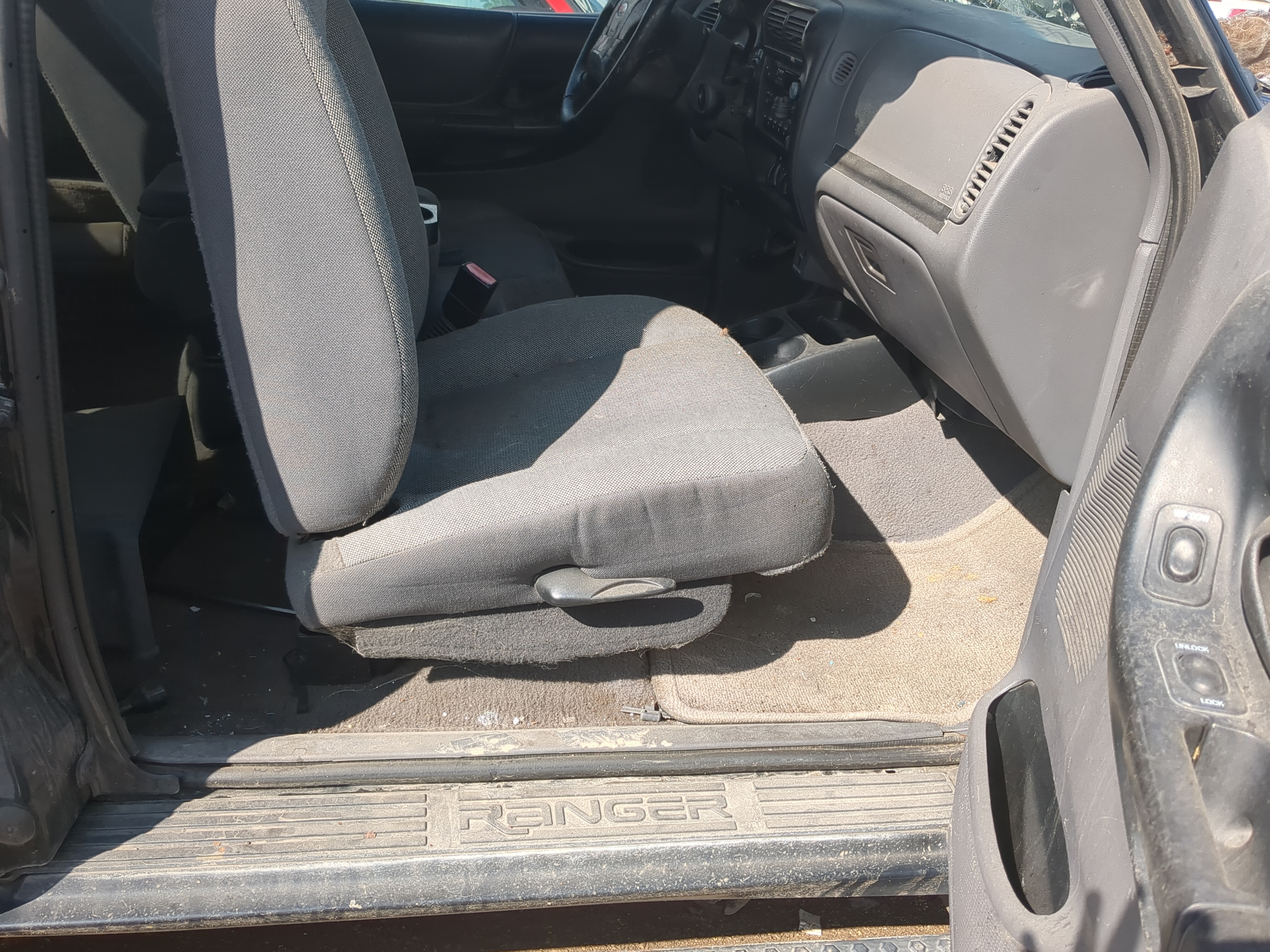 Picture of 1998-2002 Ford Ranger Passenger Front Seat Oem 1170818