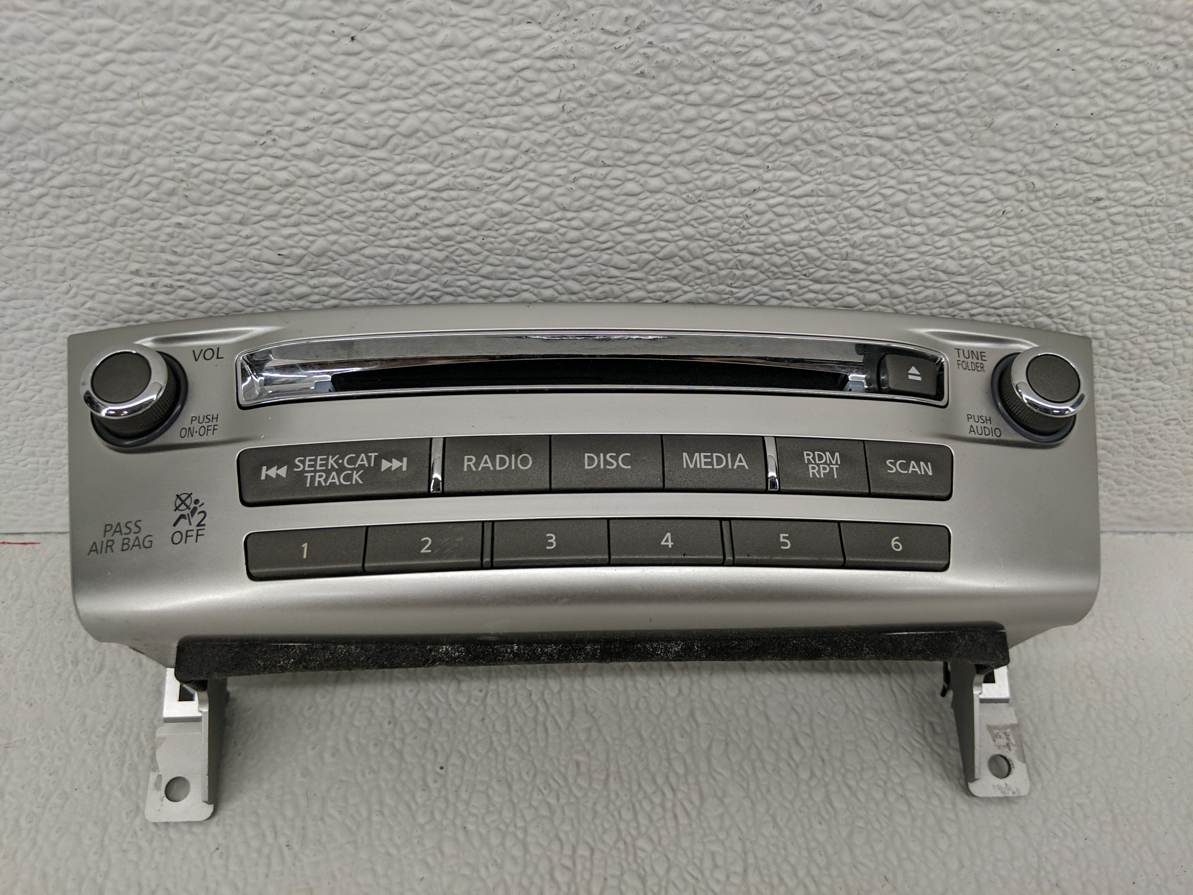 2018-2019 Infiniti Q70 Am Fm Cd Player Radio Receiver 1170913 - Oemusedautoparts1.com