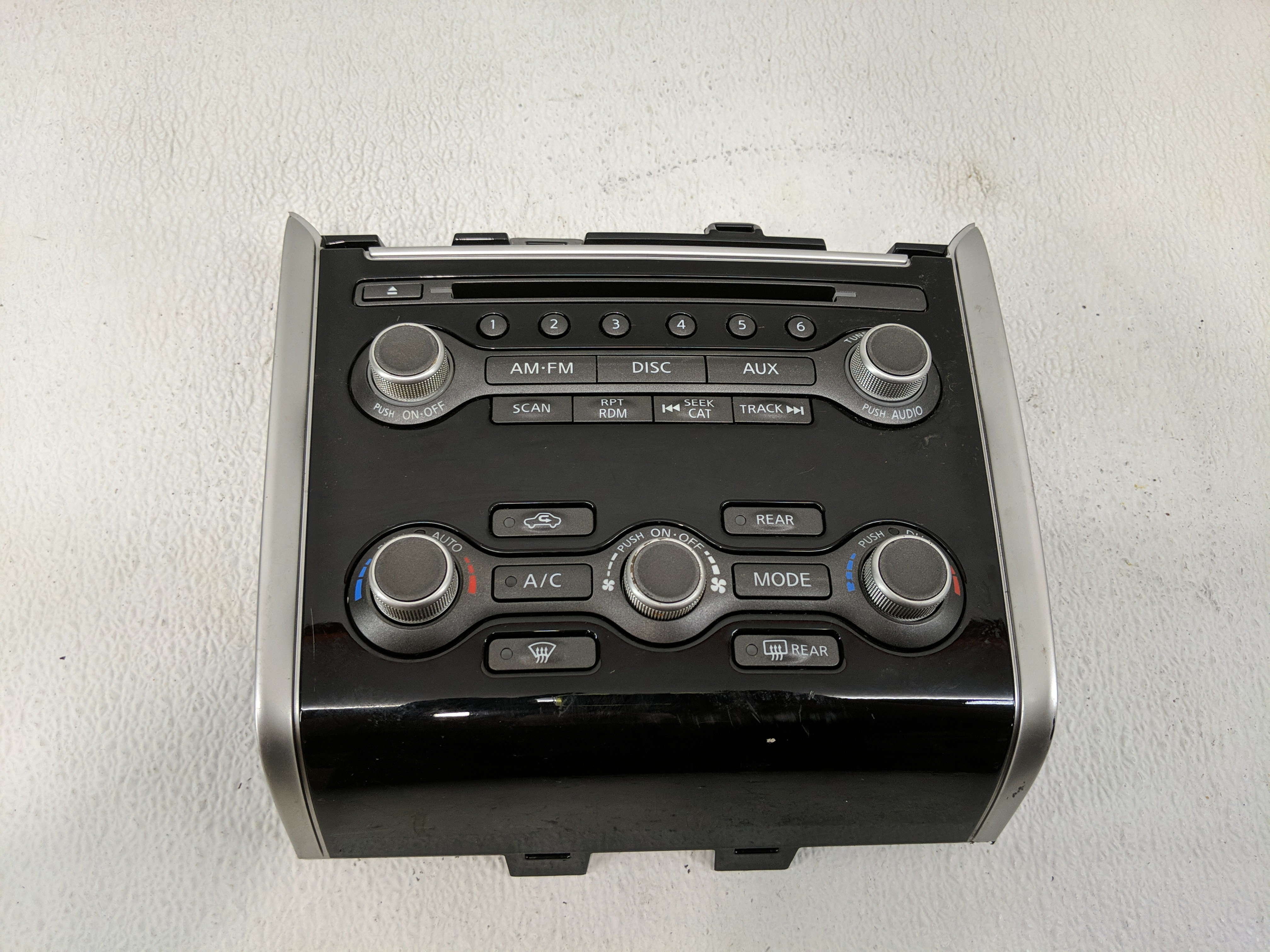 Picture of Nissan Pathfinder Radio Control Panel 1170923