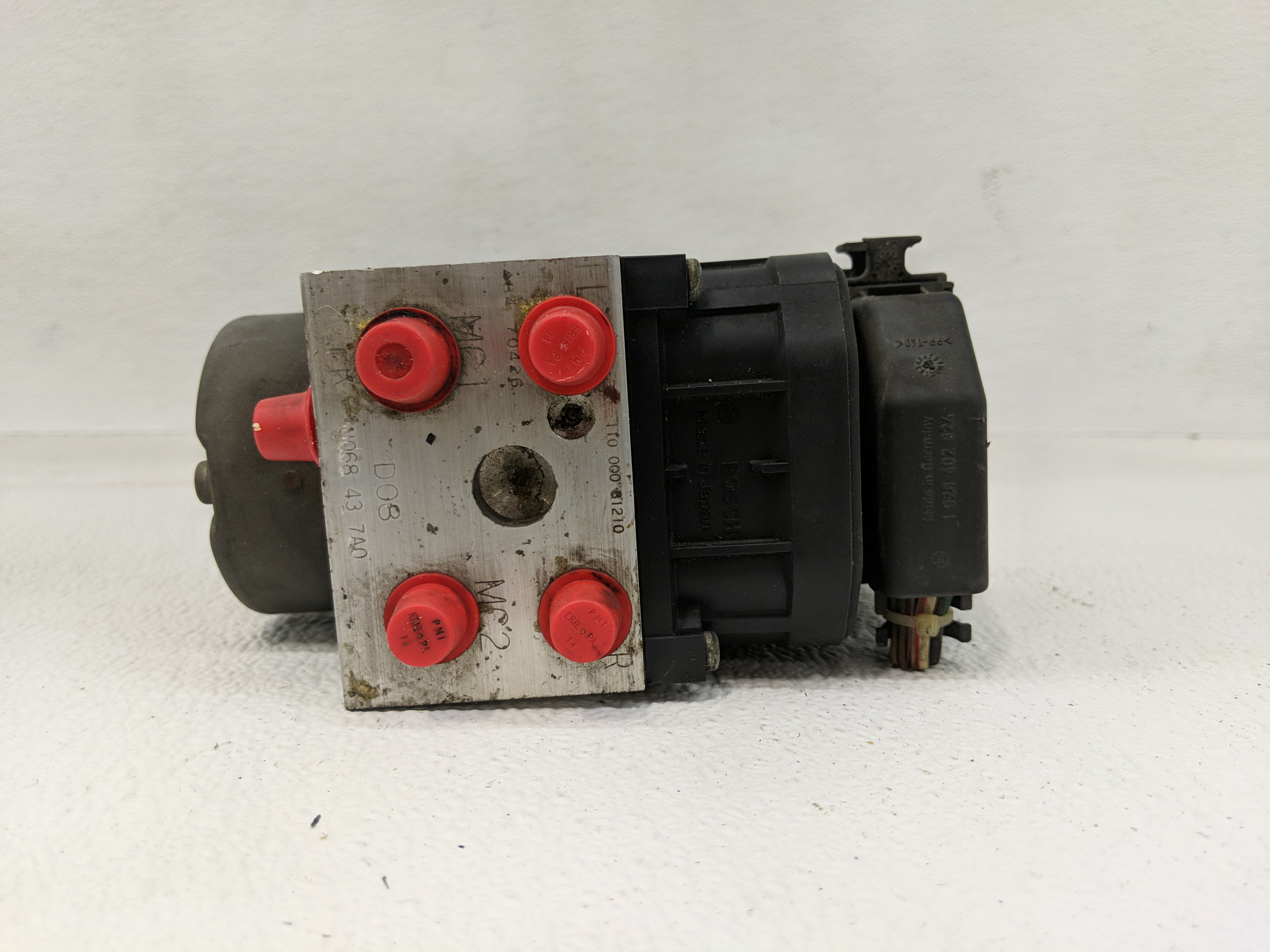 2004 Mazda Miata Abs Pump Control Module 1171104 - Oemusedautoparts1.com