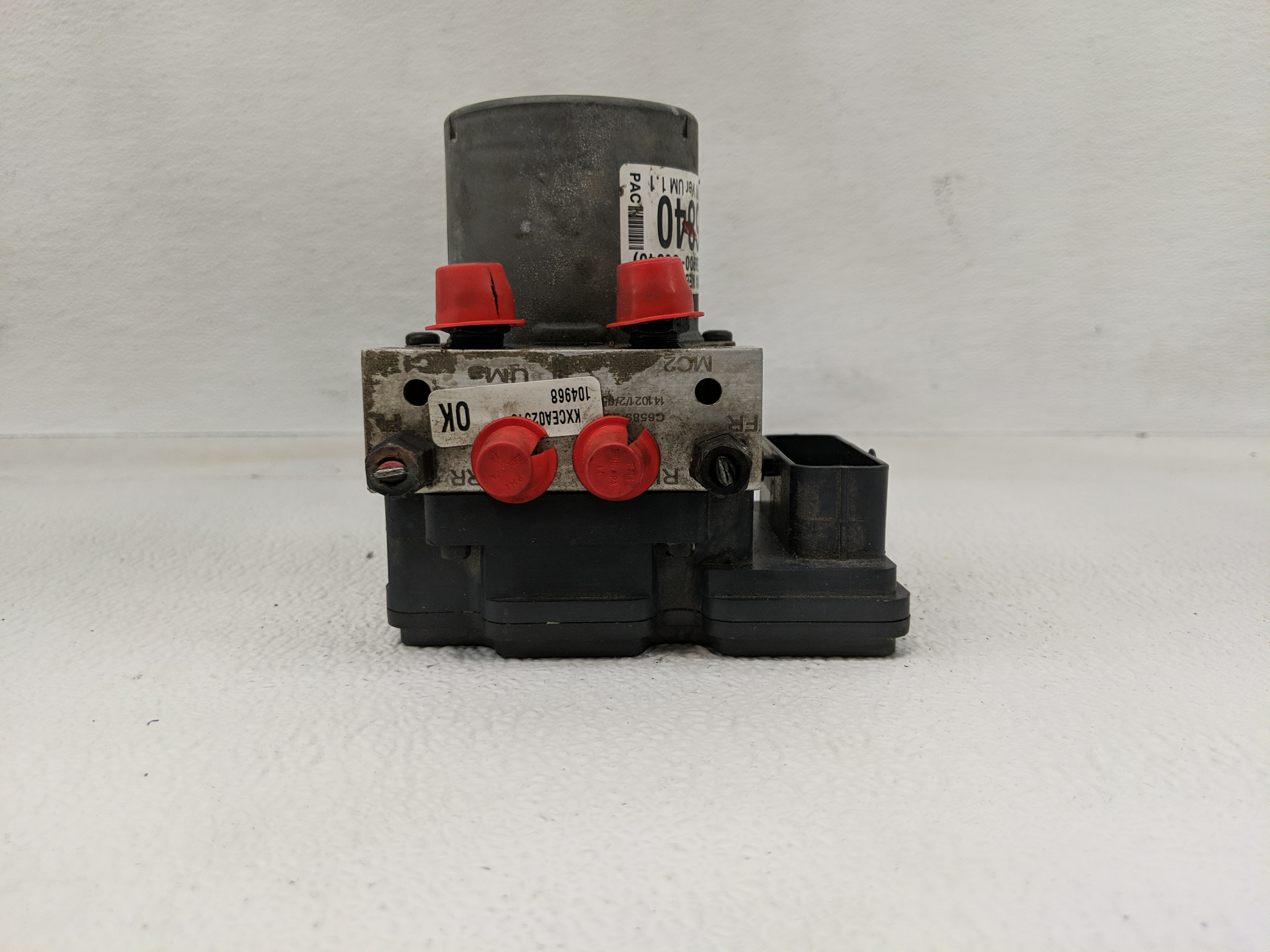 2016-2018 Kia Sorento Abs Pump Control Module 1171110 - Oemusedautoparts1.com