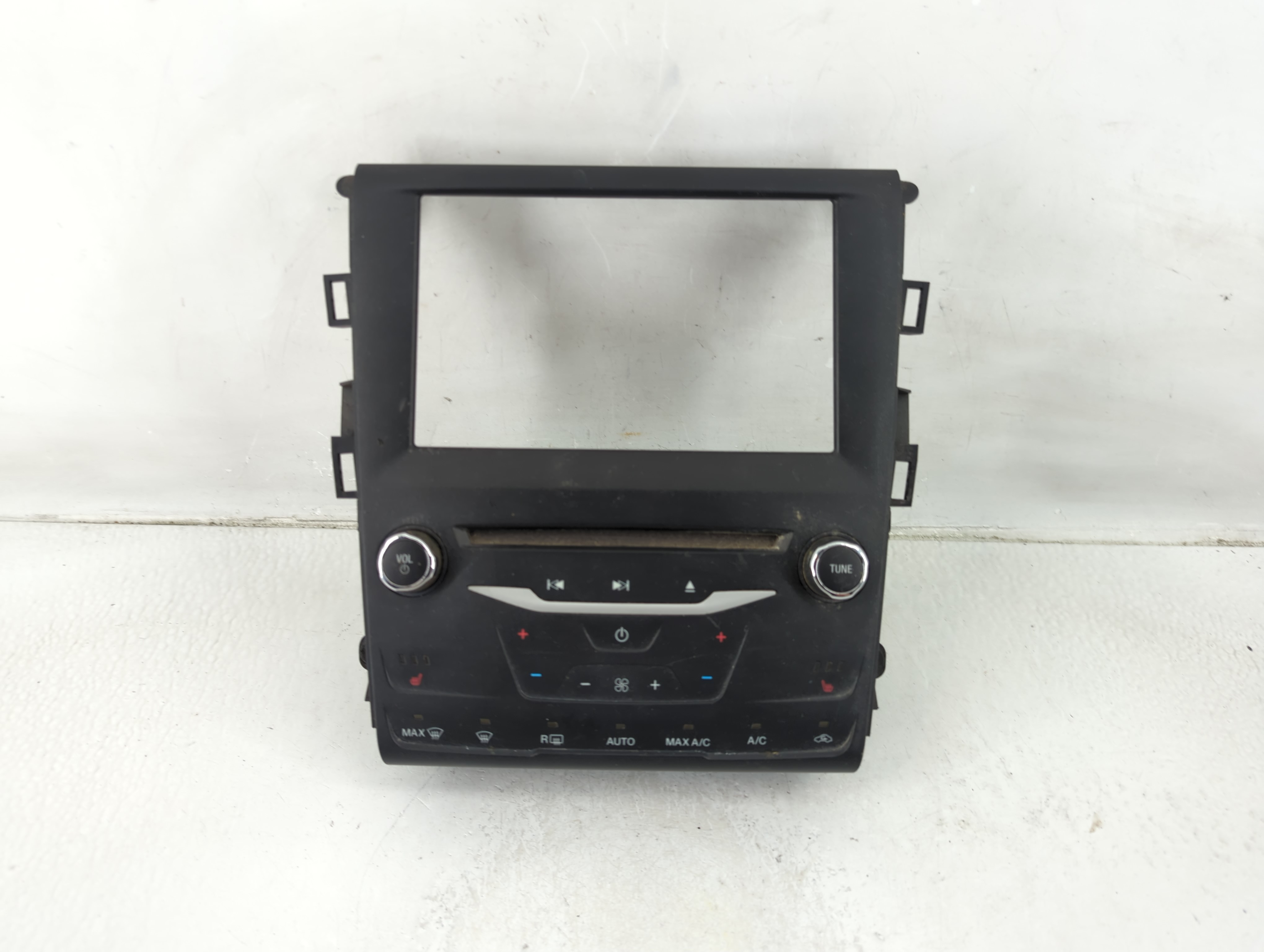2013-2013 Ford Fusion Am Fm Cd Player Radio Receiver 1171142 - Oemusedautoparts1.com