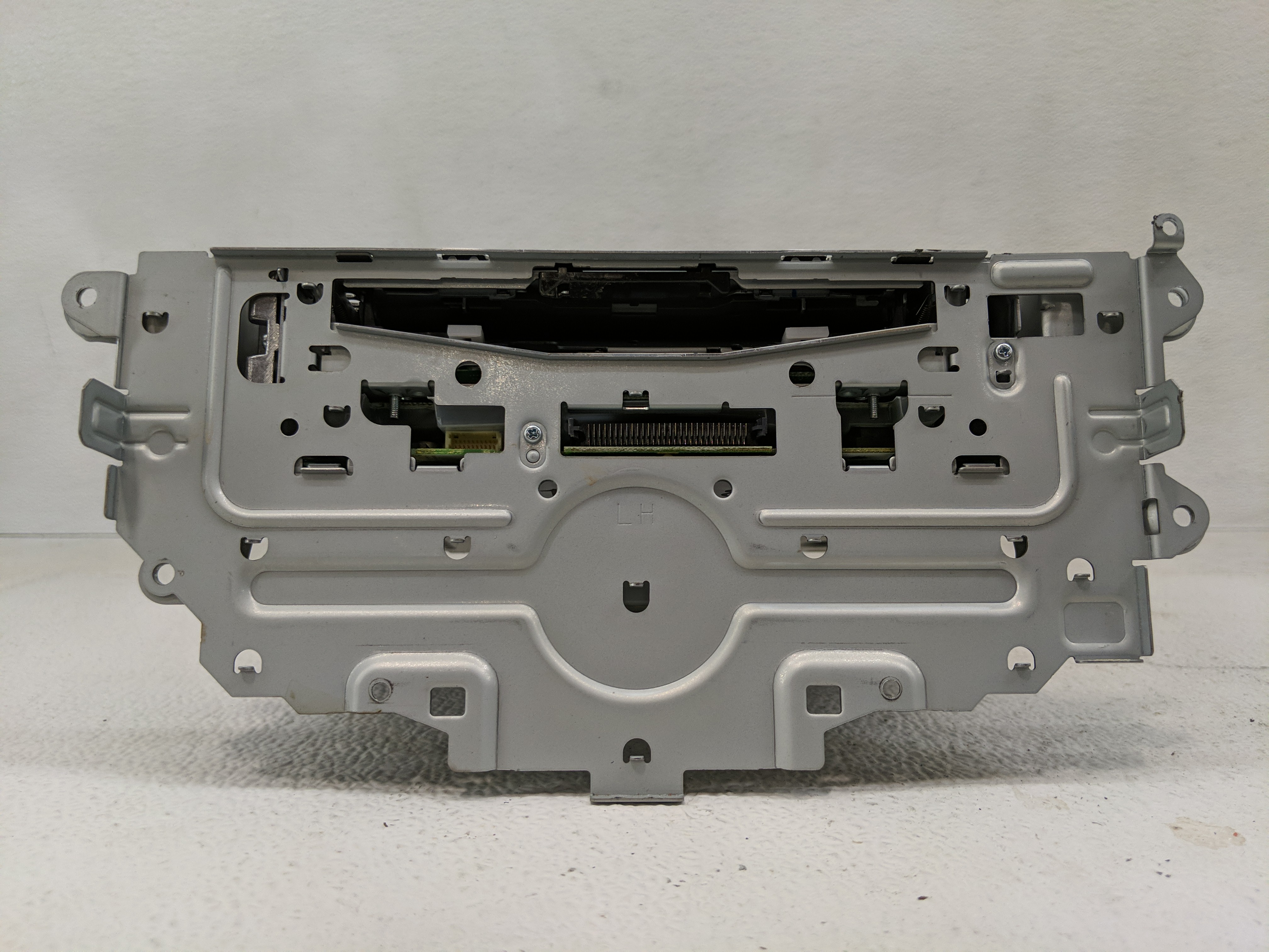 2009-2014 Honda Fit Am Fm Cd Player Radio Receiver 1171189 - Oemusedautoparts1.com
