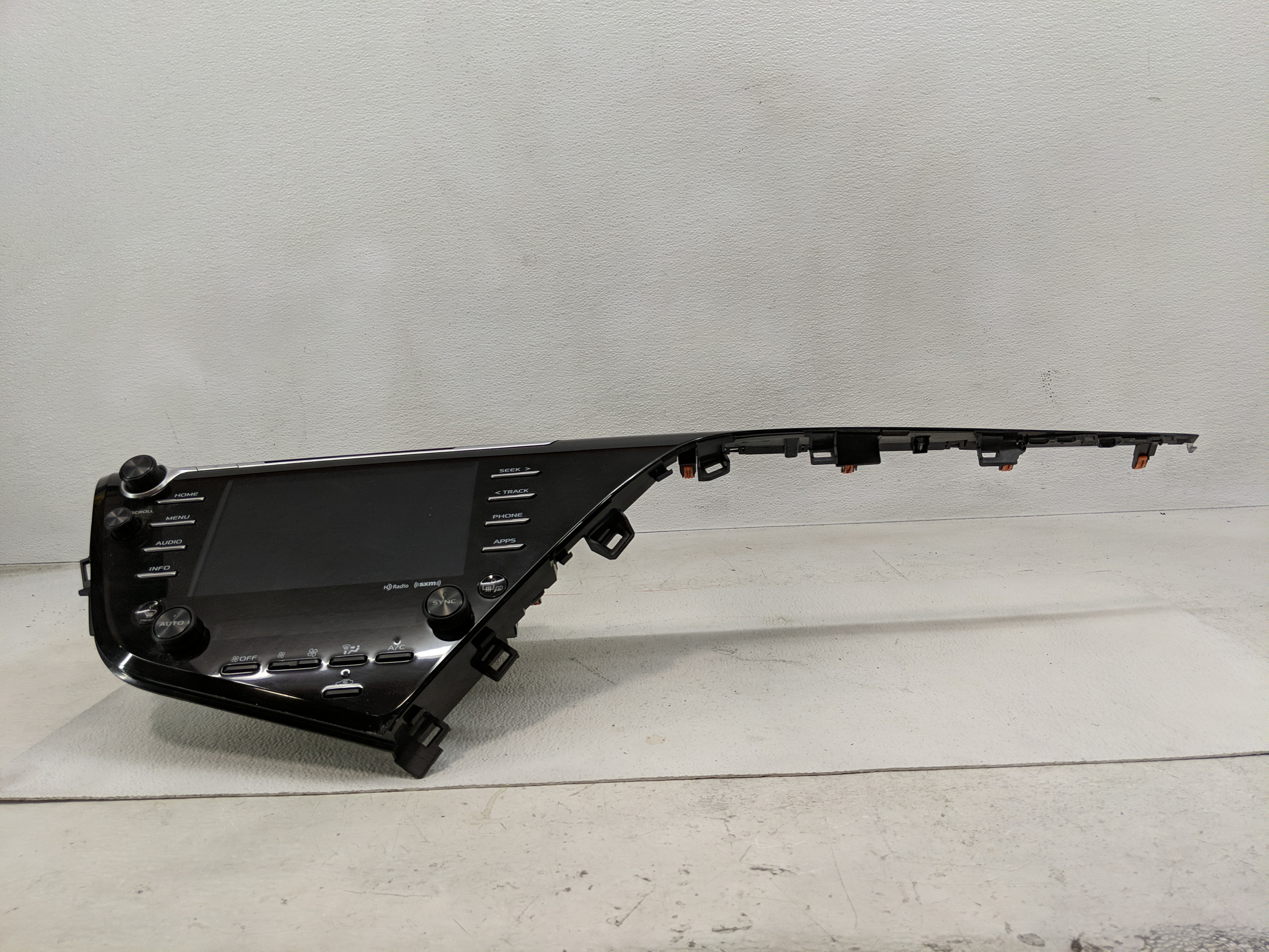 2018-2018 Toyota Camry Am Fm Cd Player Radio Receiver 1171191 - Oemusedautoparts1.com