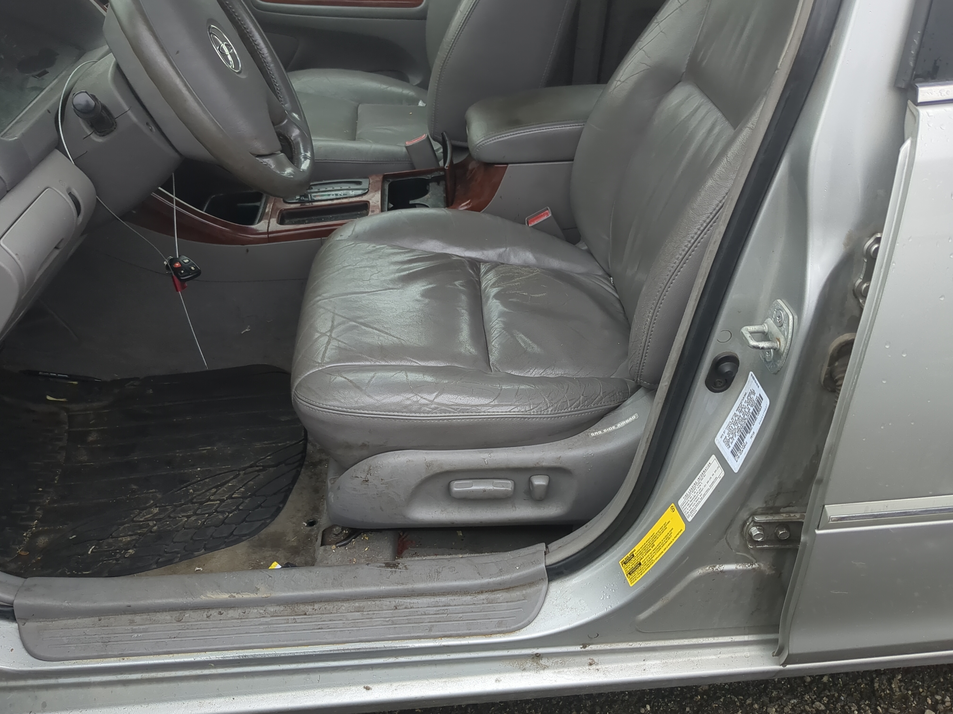 Picture of 2002-2003 Toyota Camry Driver Front Seat Oem 1171554