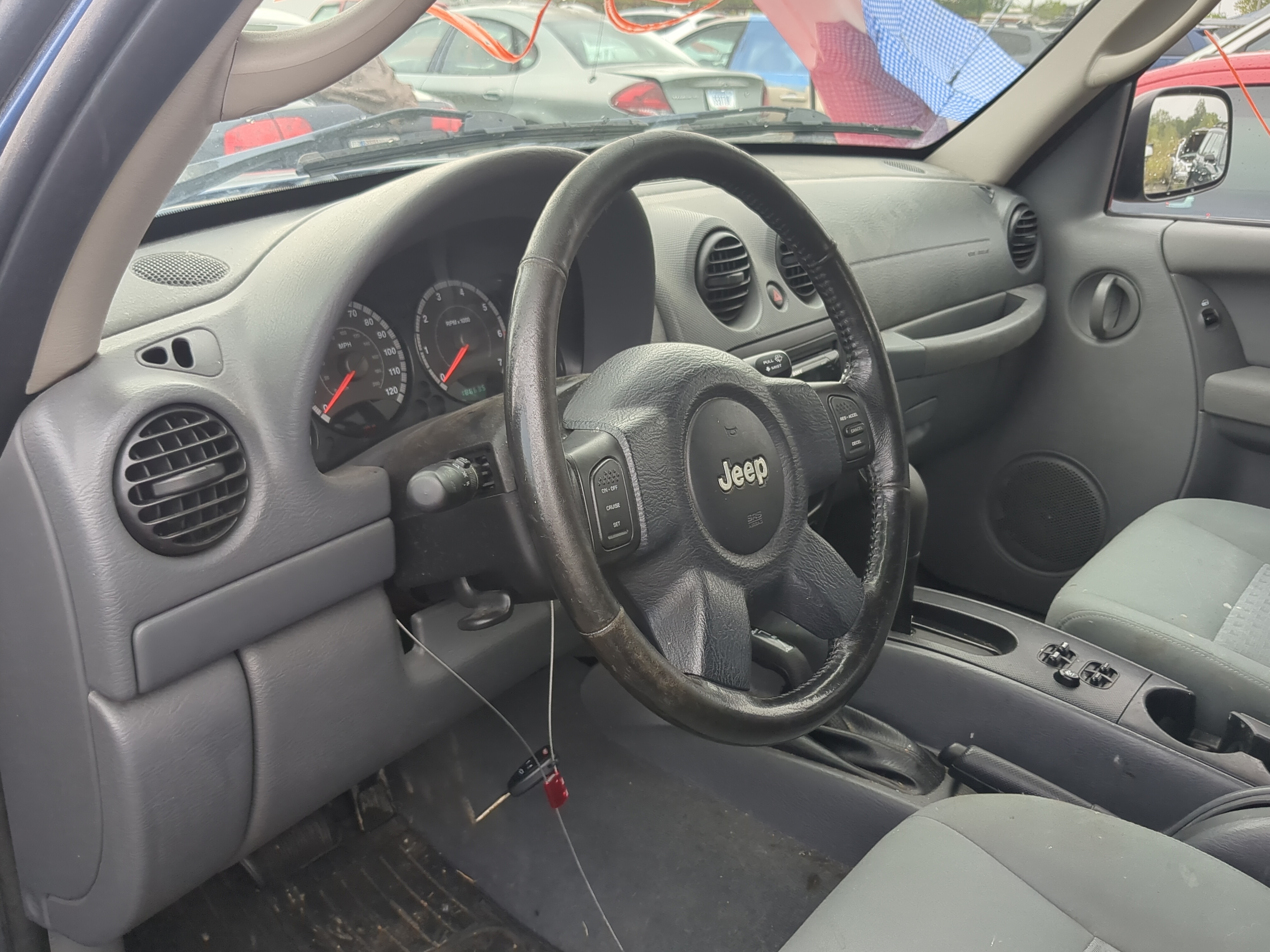 2005-2005 Jeep Liberty Air Bag Driver Left Steering Wheel Mounted 1171641 - Oemusedautoparts1.com