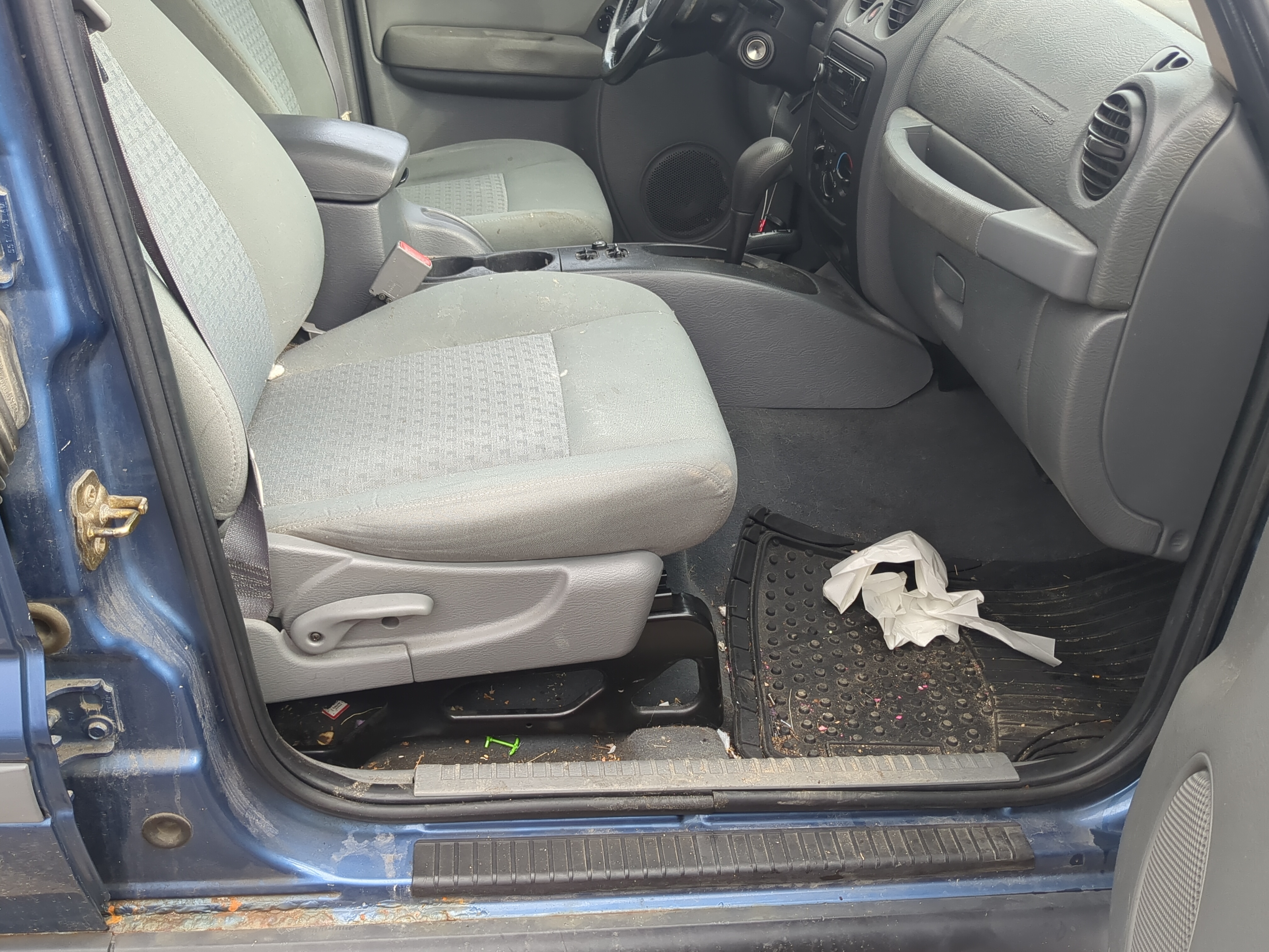 Picture of 2005-2005 Jeep Liberty Passenger Front Seat Oem 1171743