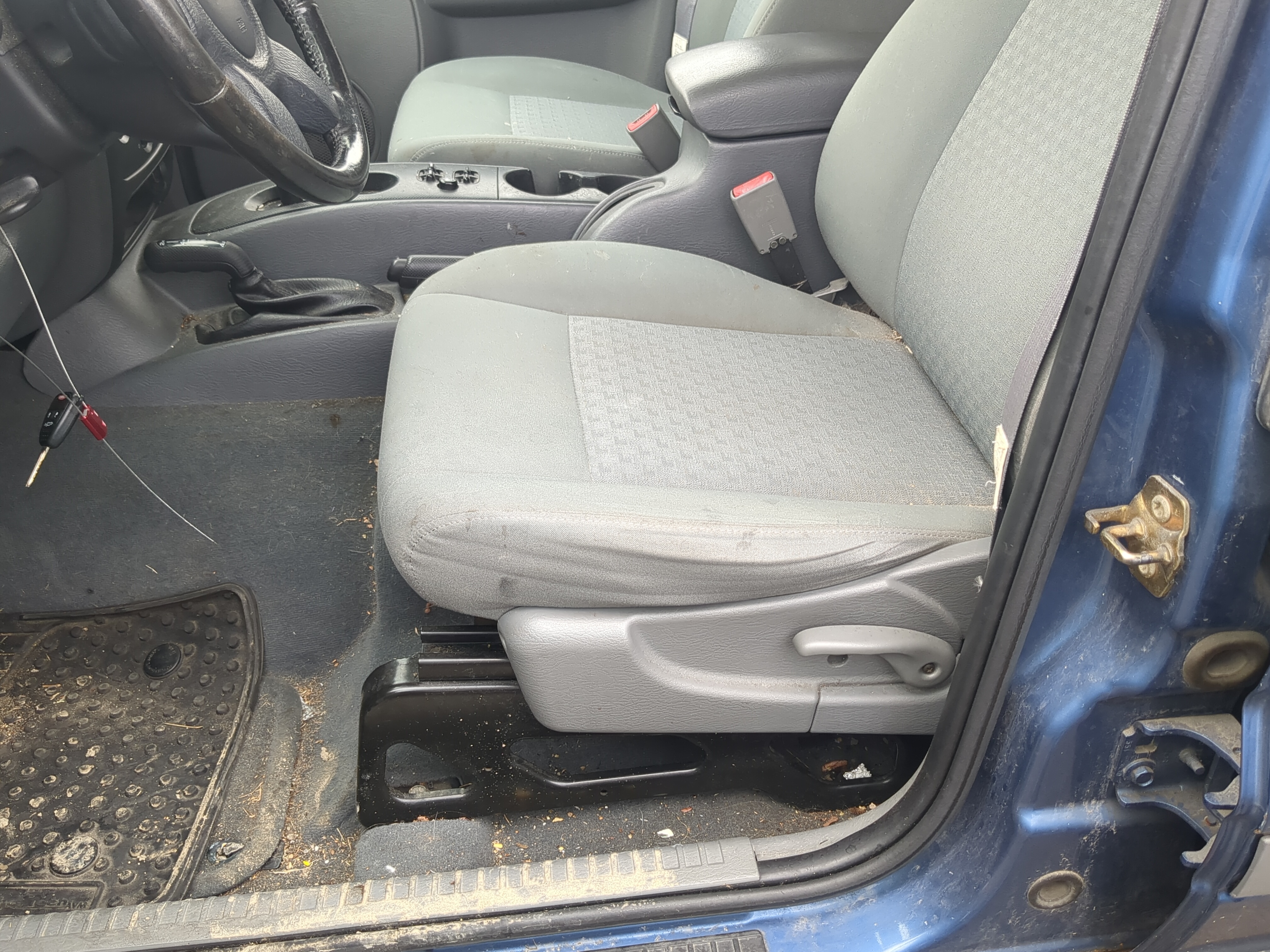 Picture of 2005-2005 Jeep Liberty Driver Front Seat Oem 1171750
