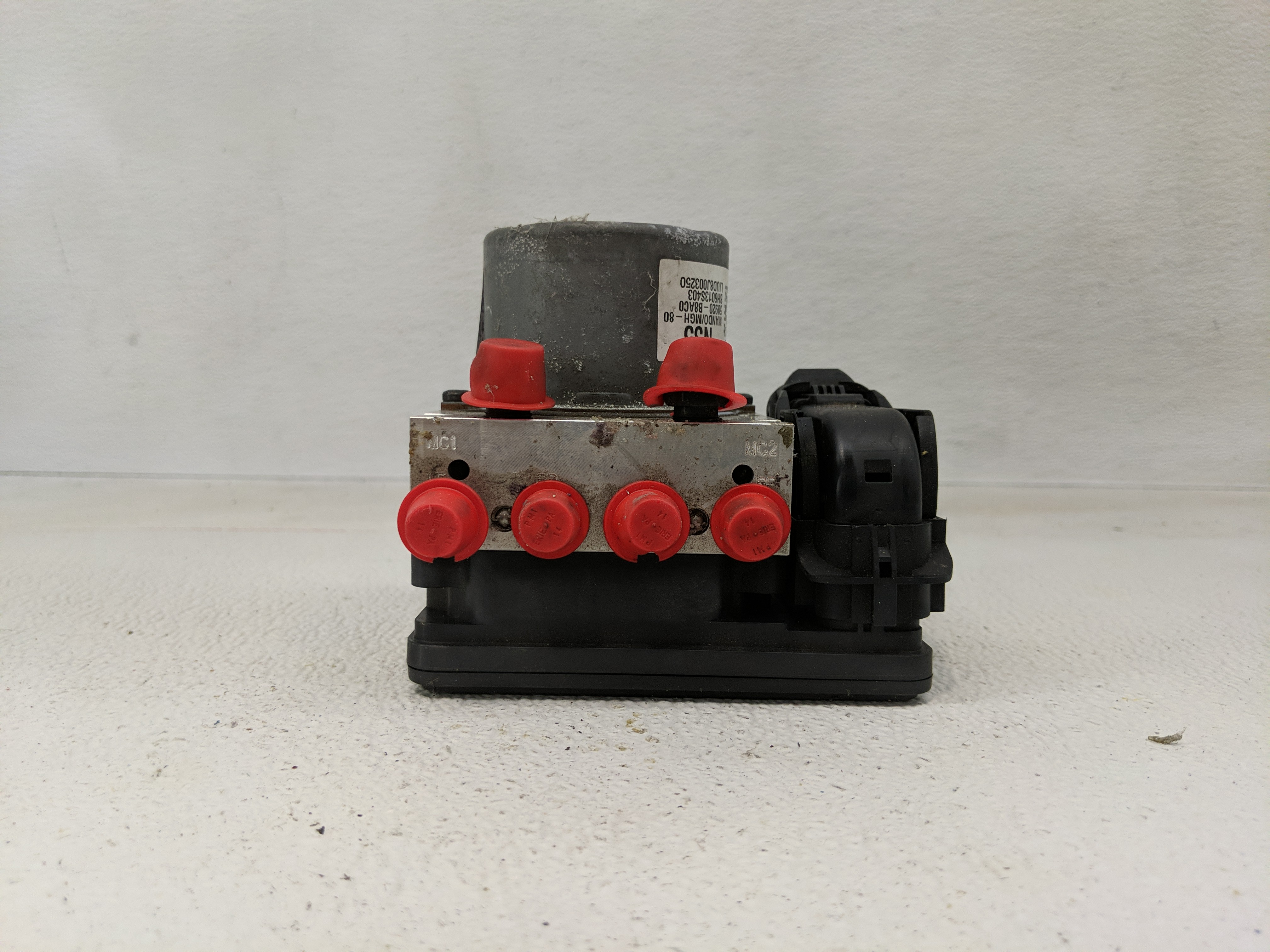 2017-2018 Hyundai Santa Fe Abs Pump Control Module 1171914 - Oemusedautoparts1.com