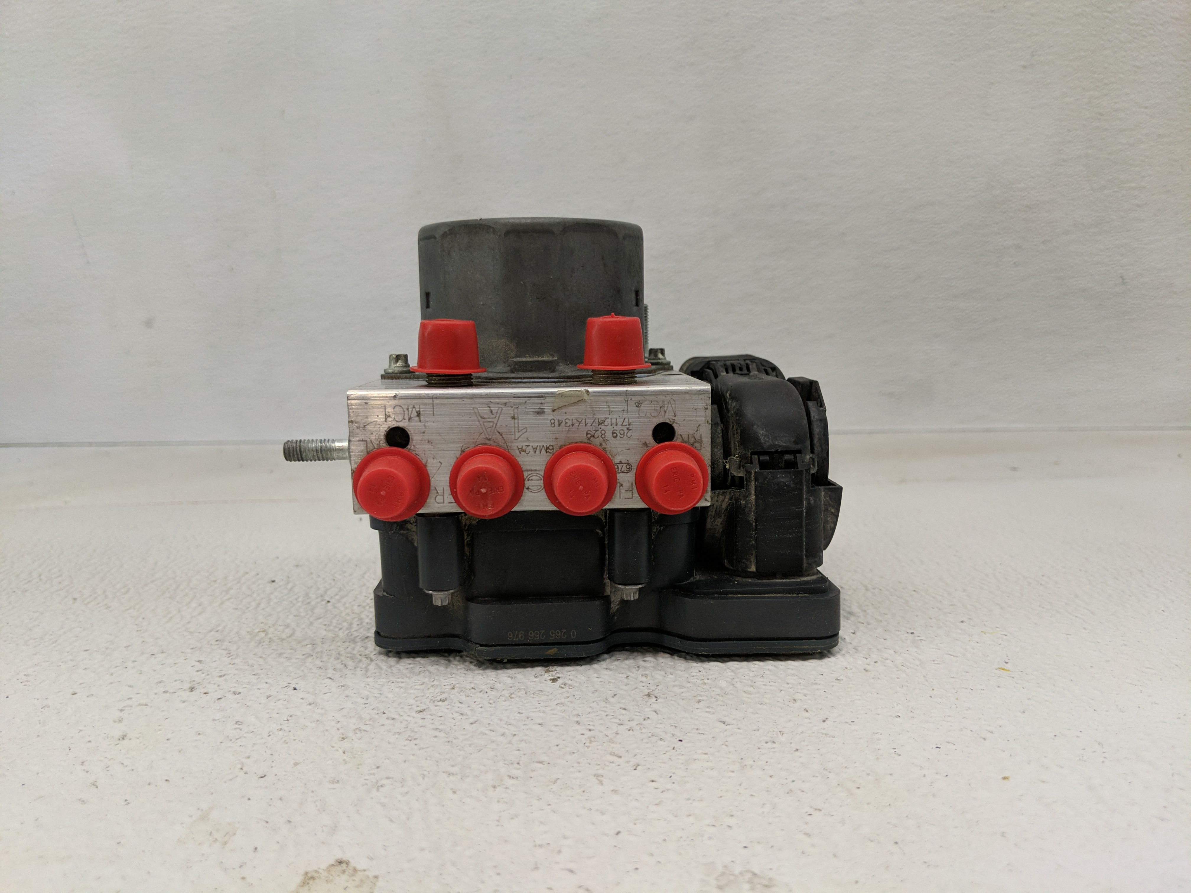 2018-2018 Nissan Rogue Sport Abs Pump Control Module 1171918 - Oemusedautoparts1.com