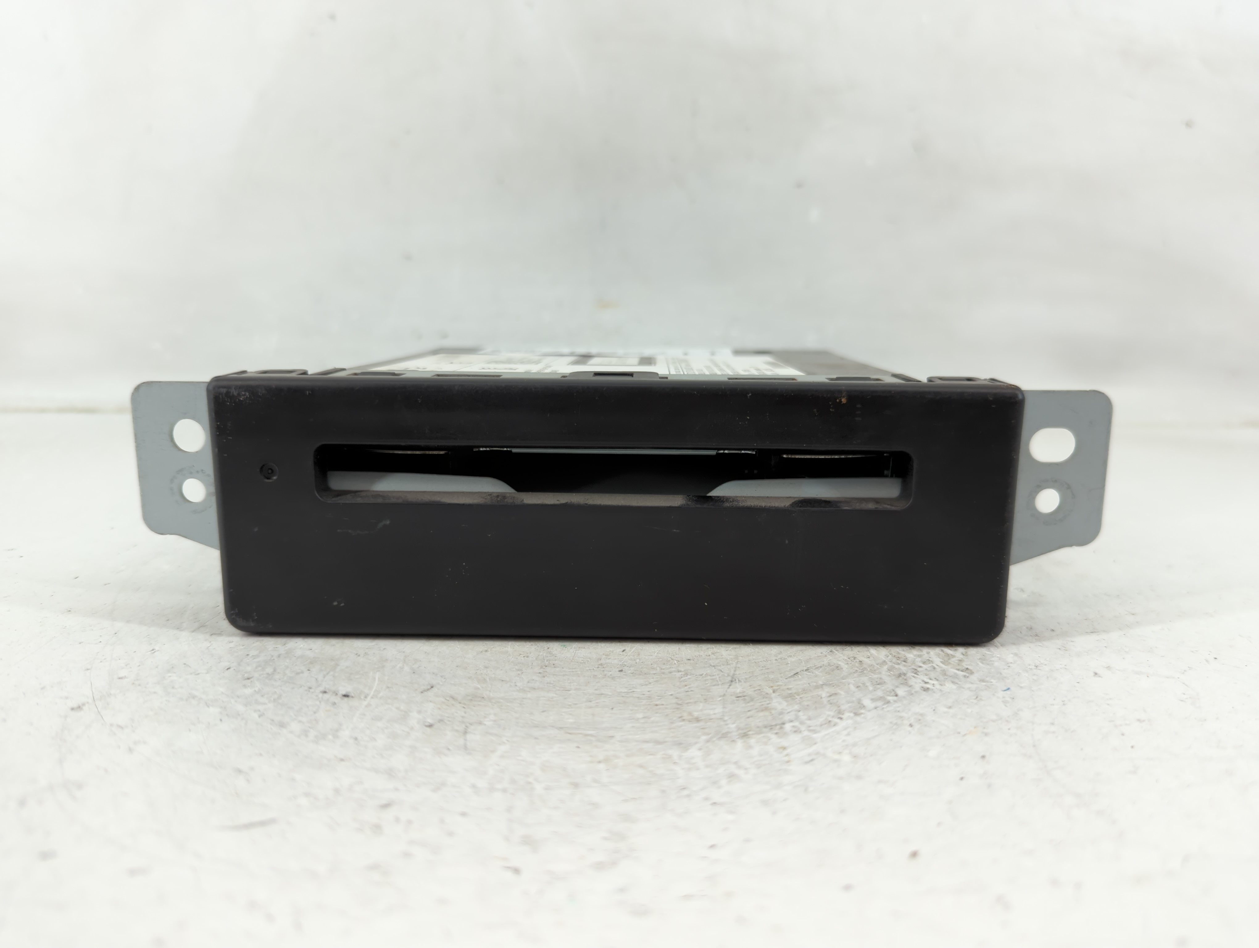2015-2019 Gmc Sierra 1500 Am Fm Cd Player Radio Receiver 1172207 - Oemusedautoparts1.com