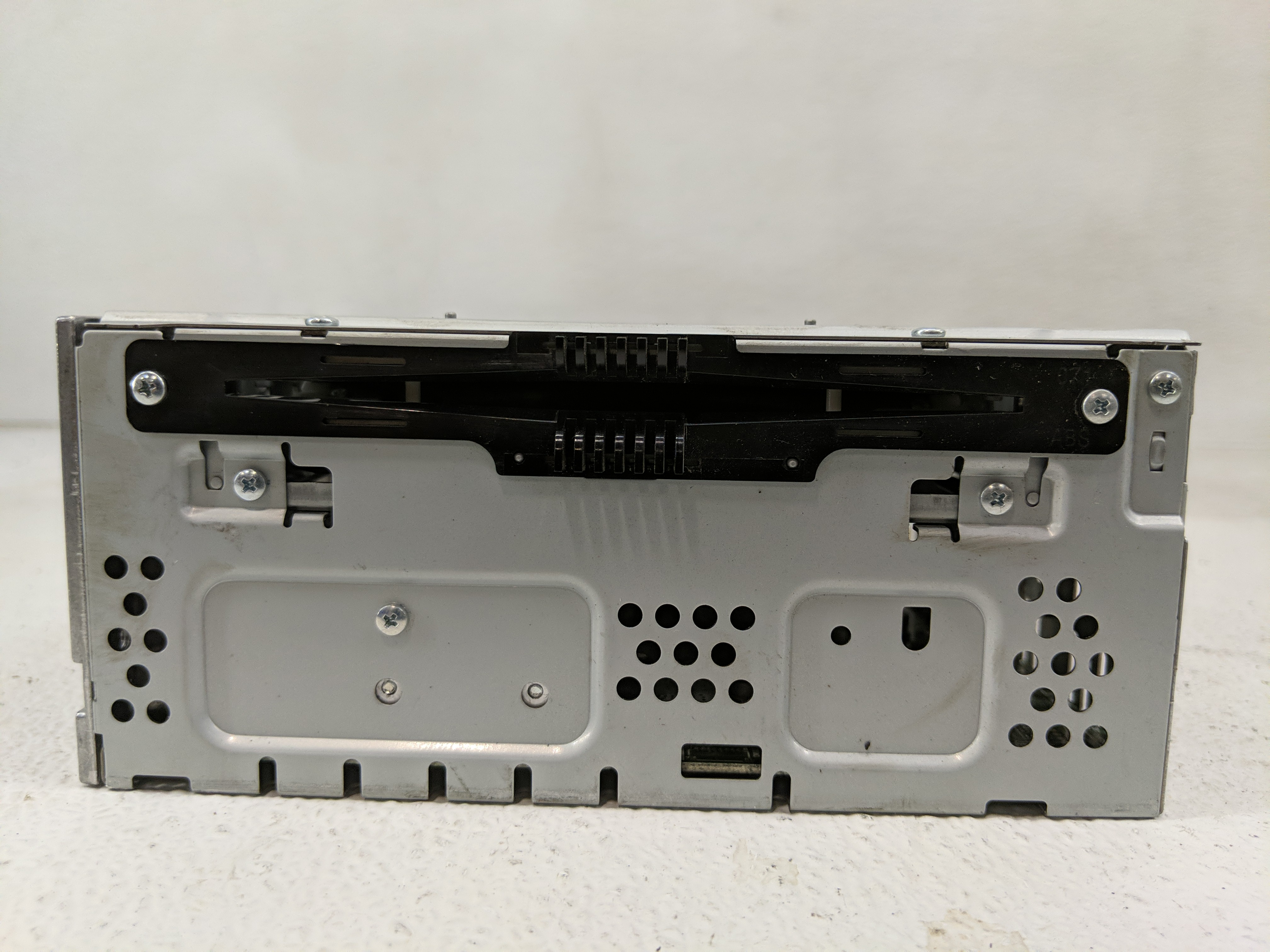 2013-2015 Ford Fusion Am Fm Cd Player Radio Receiver 1172224 - Oemusedautoparts1.com