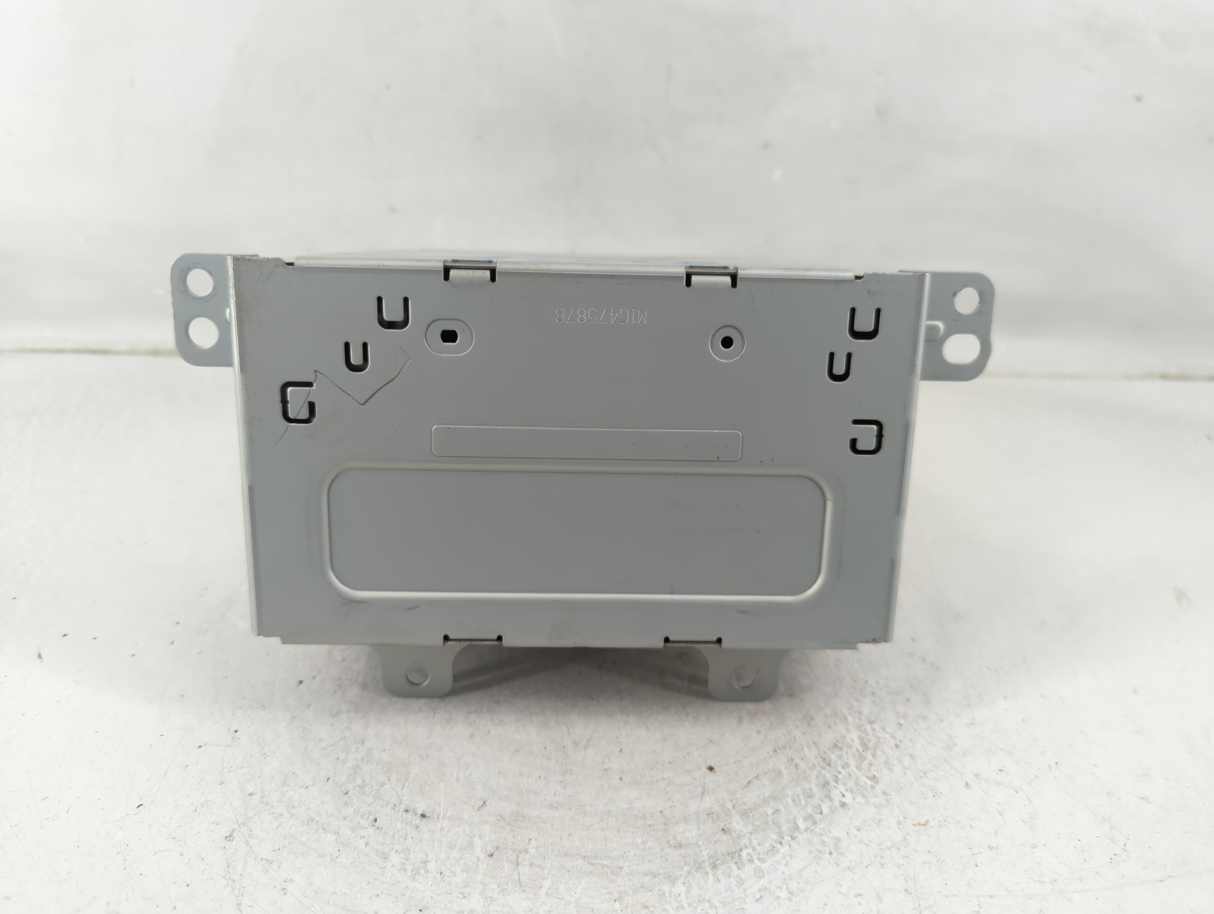 2016-2016 Chevrolet Equinox Am Fm Cd Player Radio Receiver 1172243 - Oemusedautoparts1.com