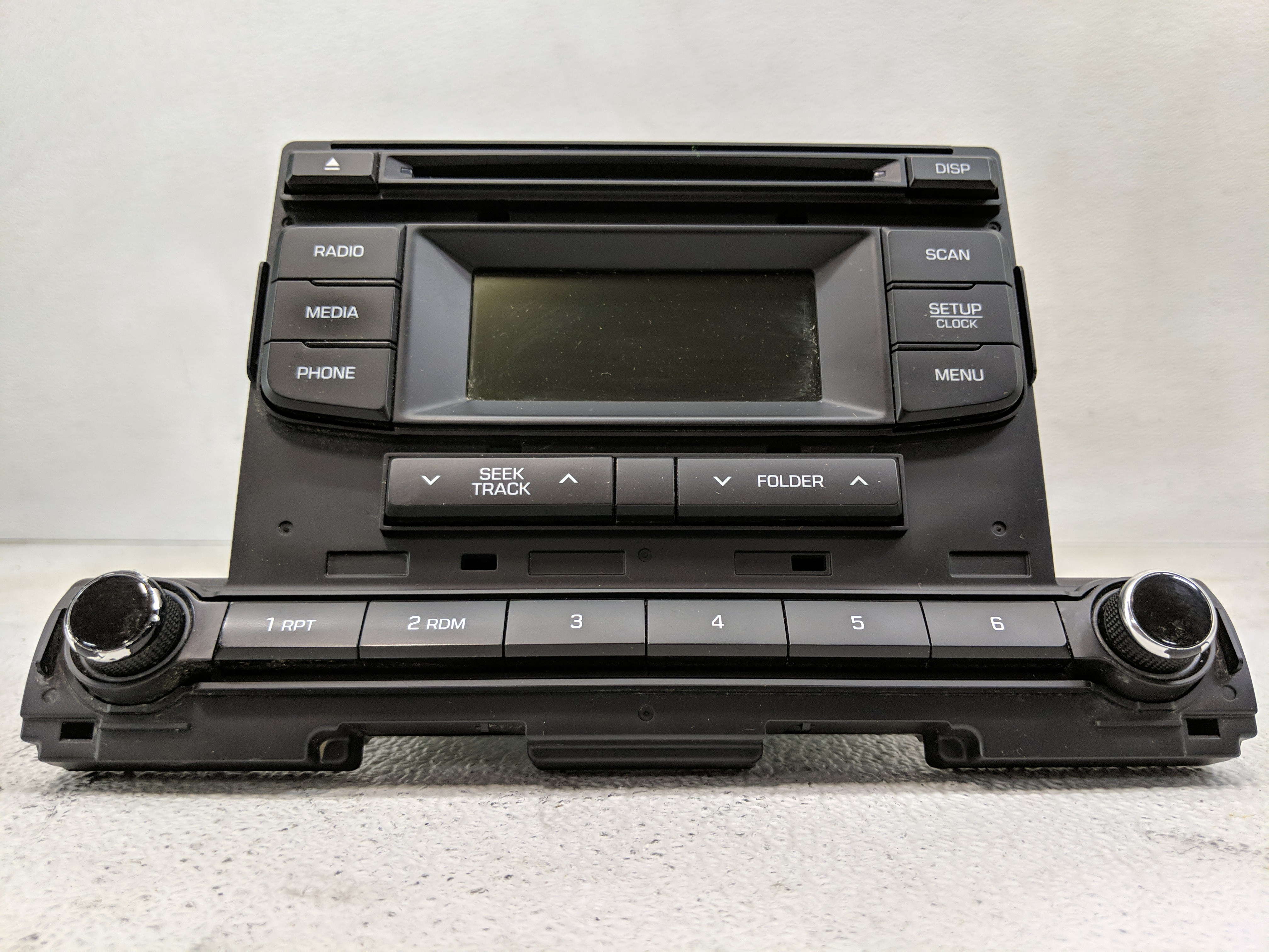 2017-2018 Hyundai Elantra Am Fm Cd Player Radio Receiver 1172286 - Oemusedautoparts1.com