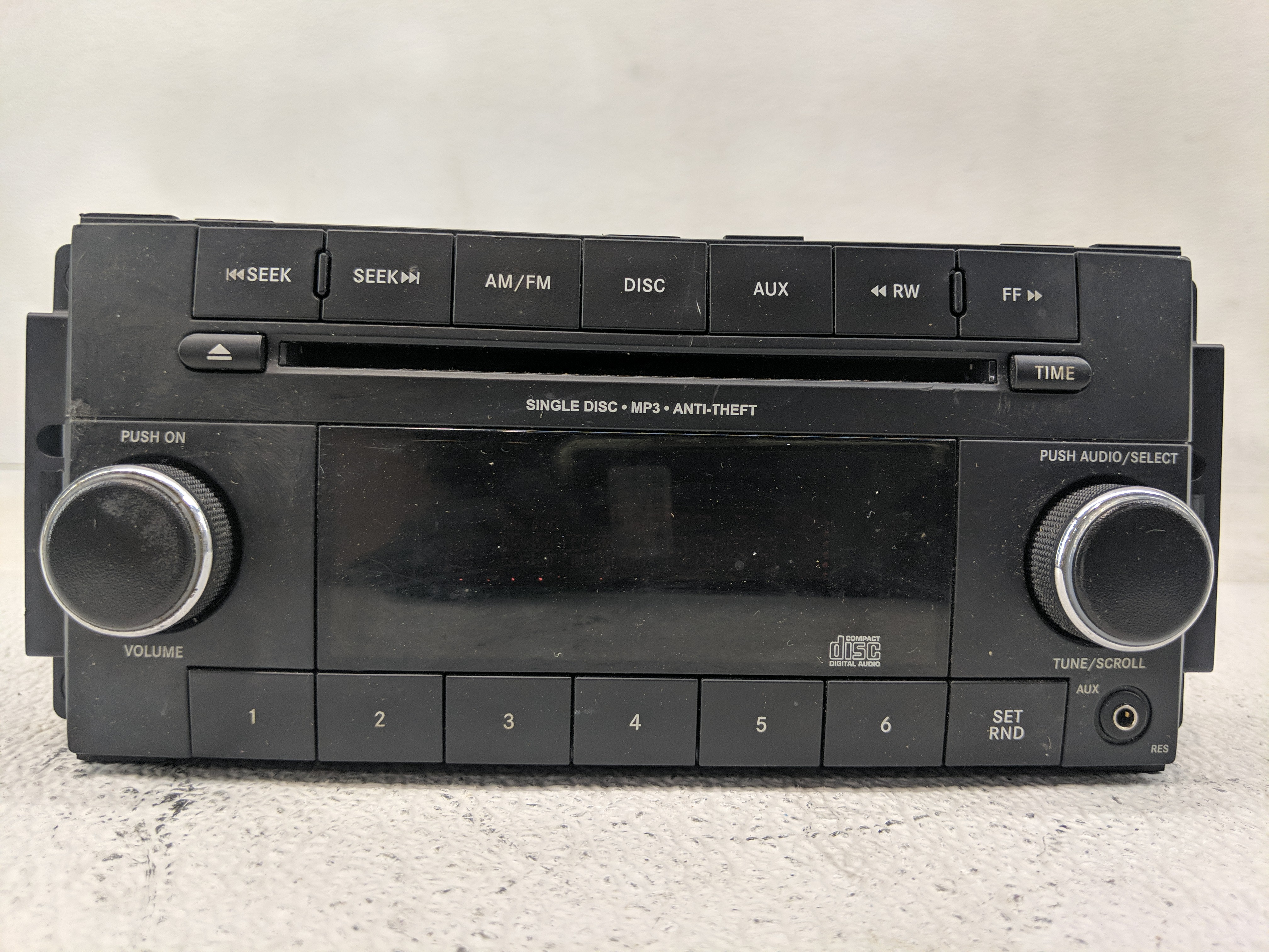 2012-2016 Chrysler Town & Country Am Fm Cd Player Radio Receiver 1172288 - Oemusedautoparts1.com